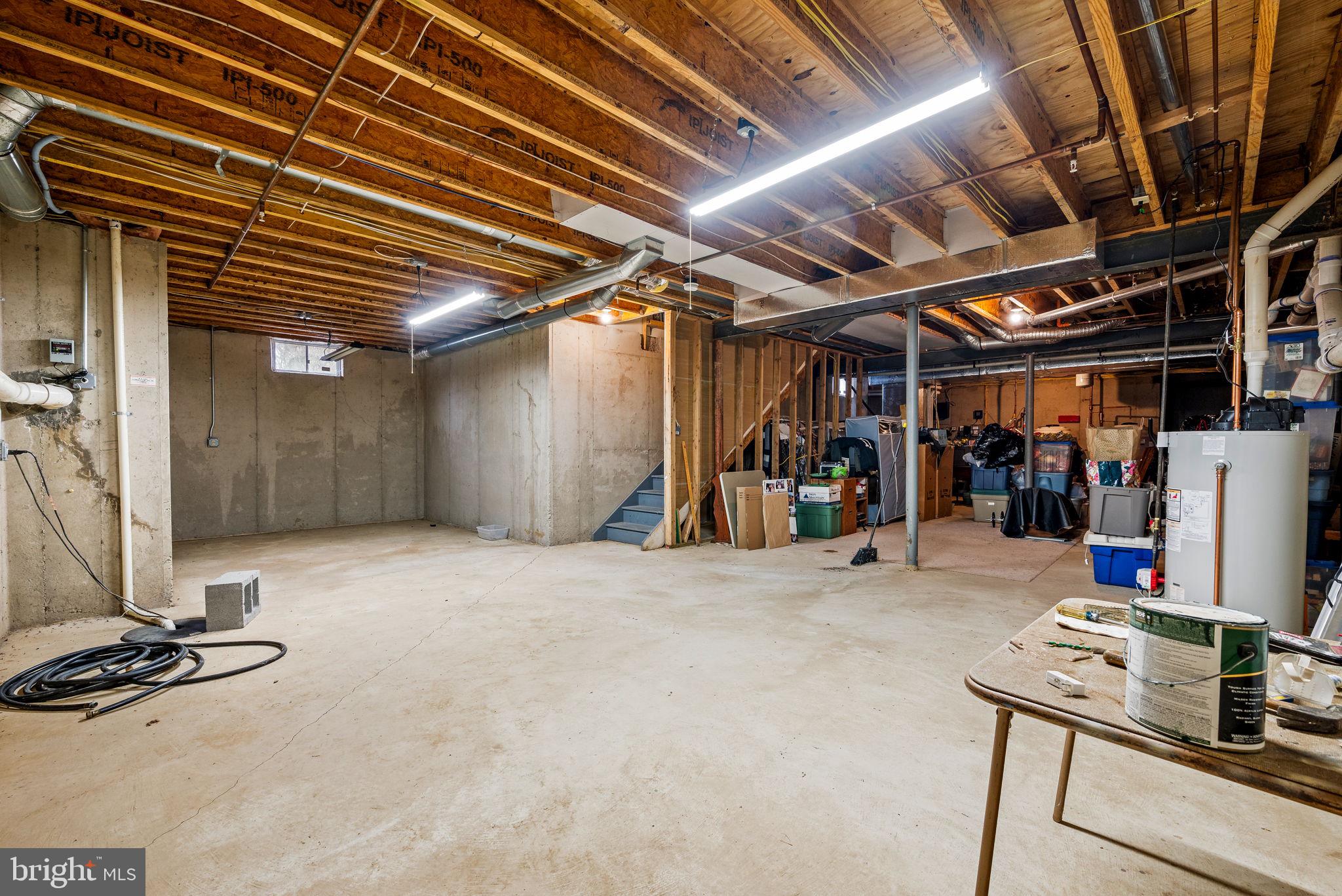 HUNTERS RUN - Residential