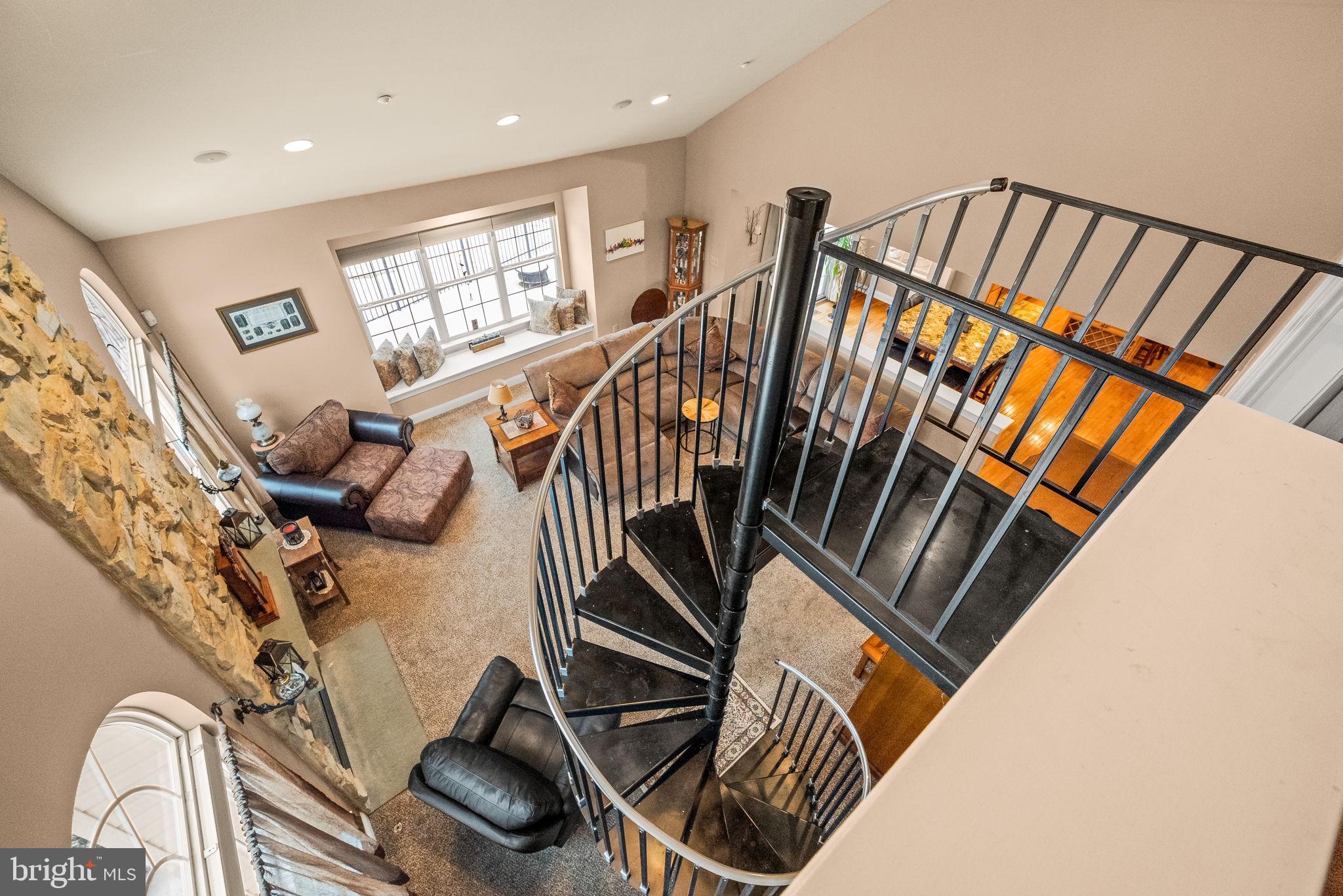 HUNTERS RUN - Residential