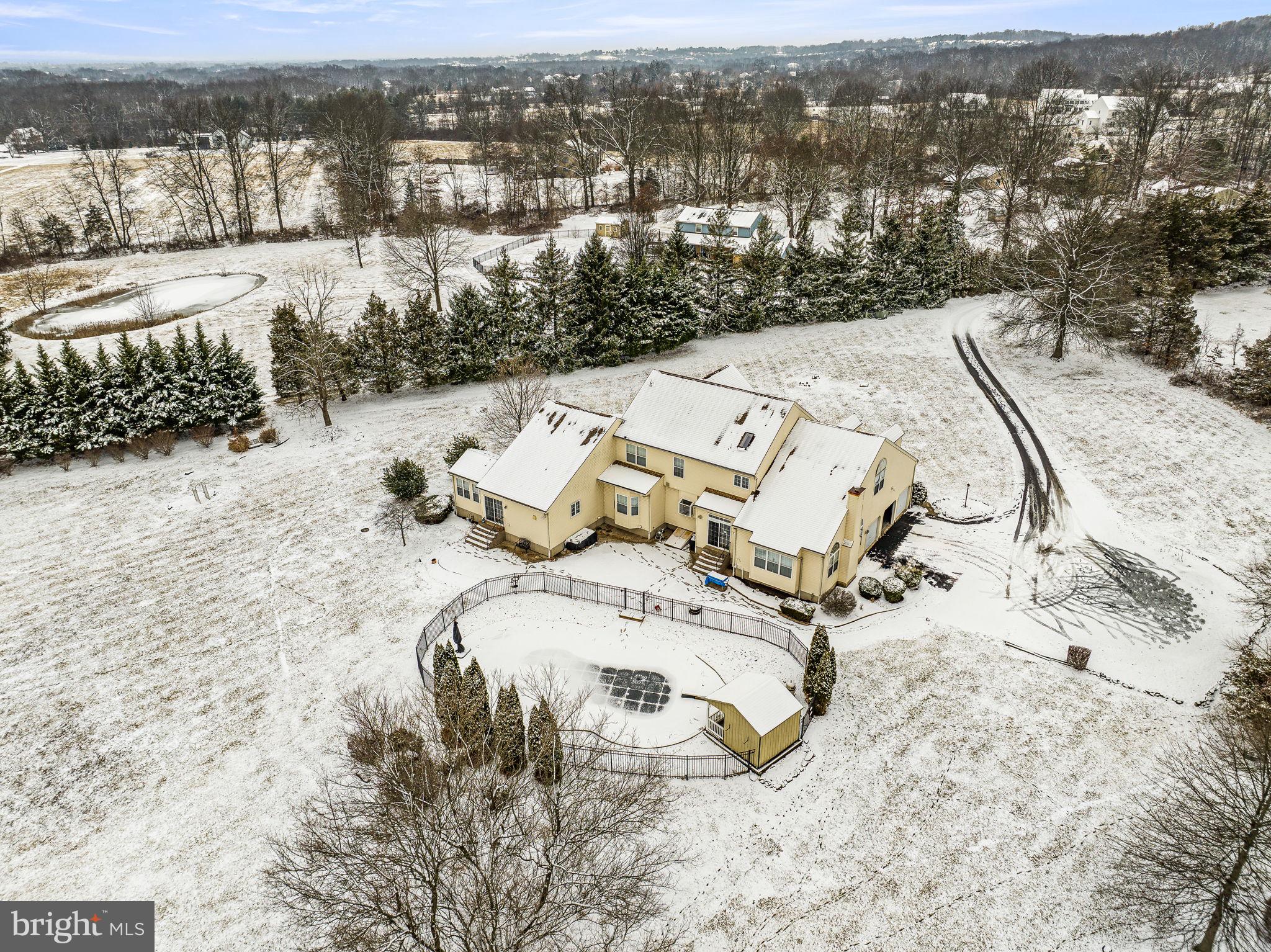 HUNTERS RUN - Residential
