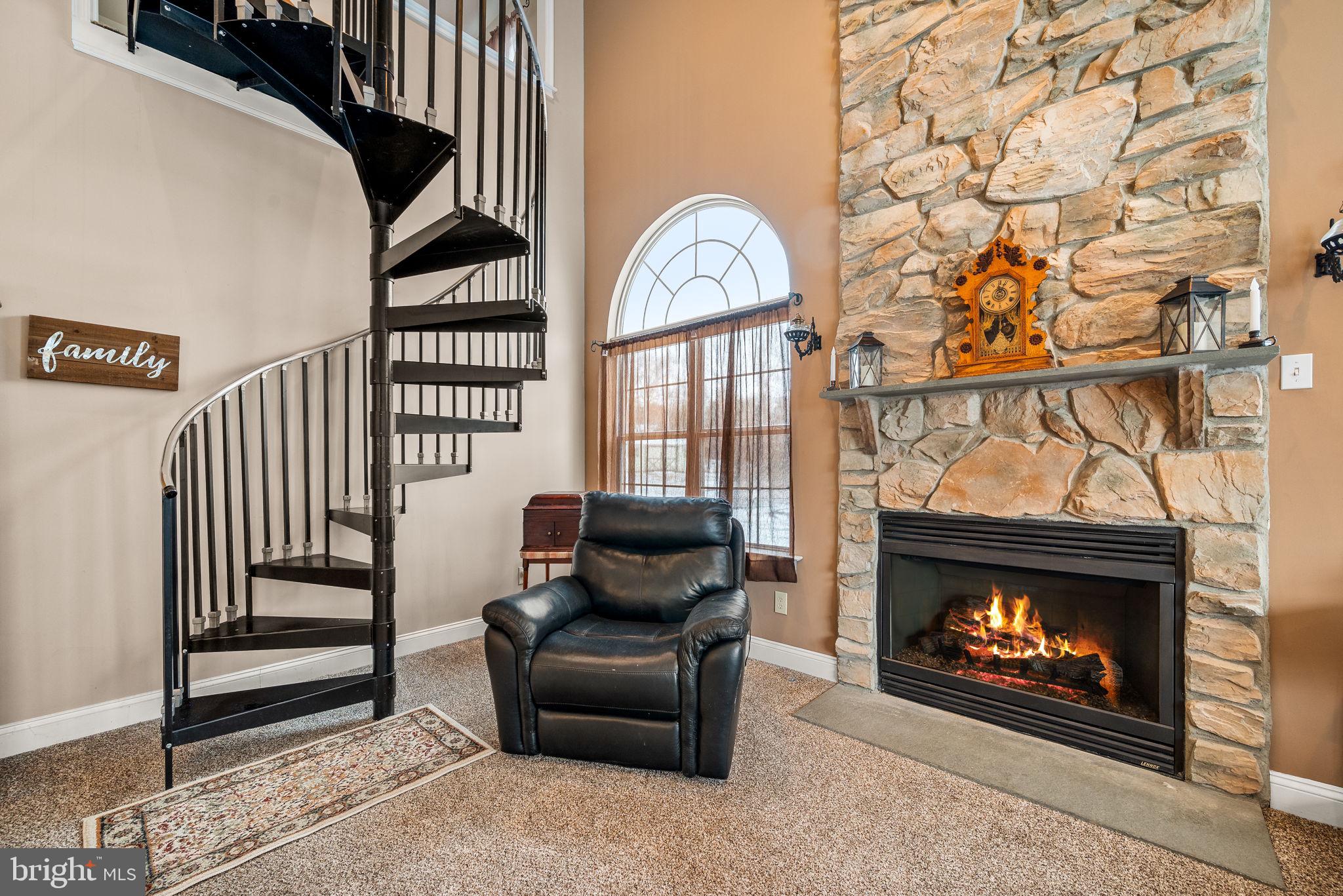 HUNTERS RUN - Residential