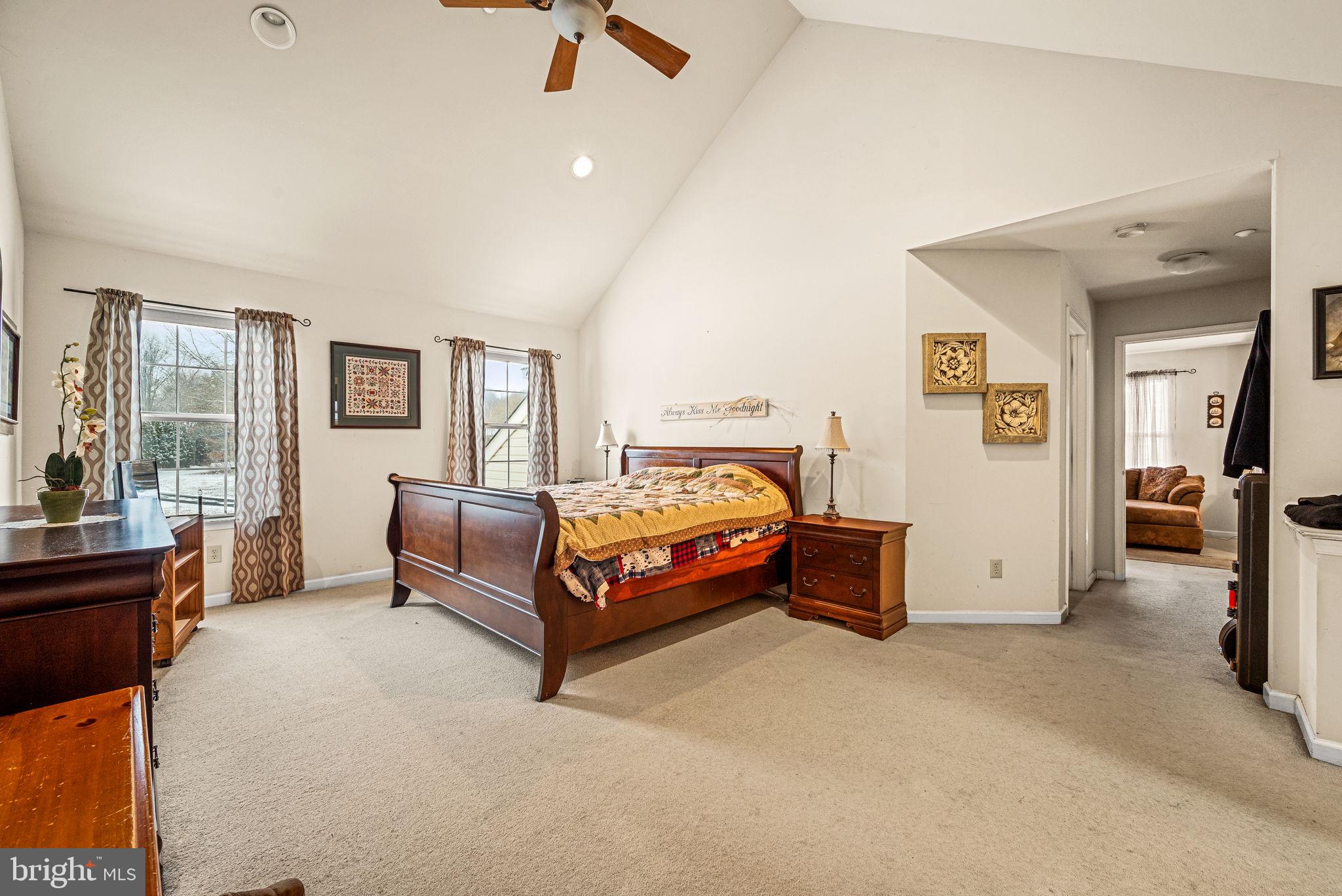HUNTERS RUN - Residential