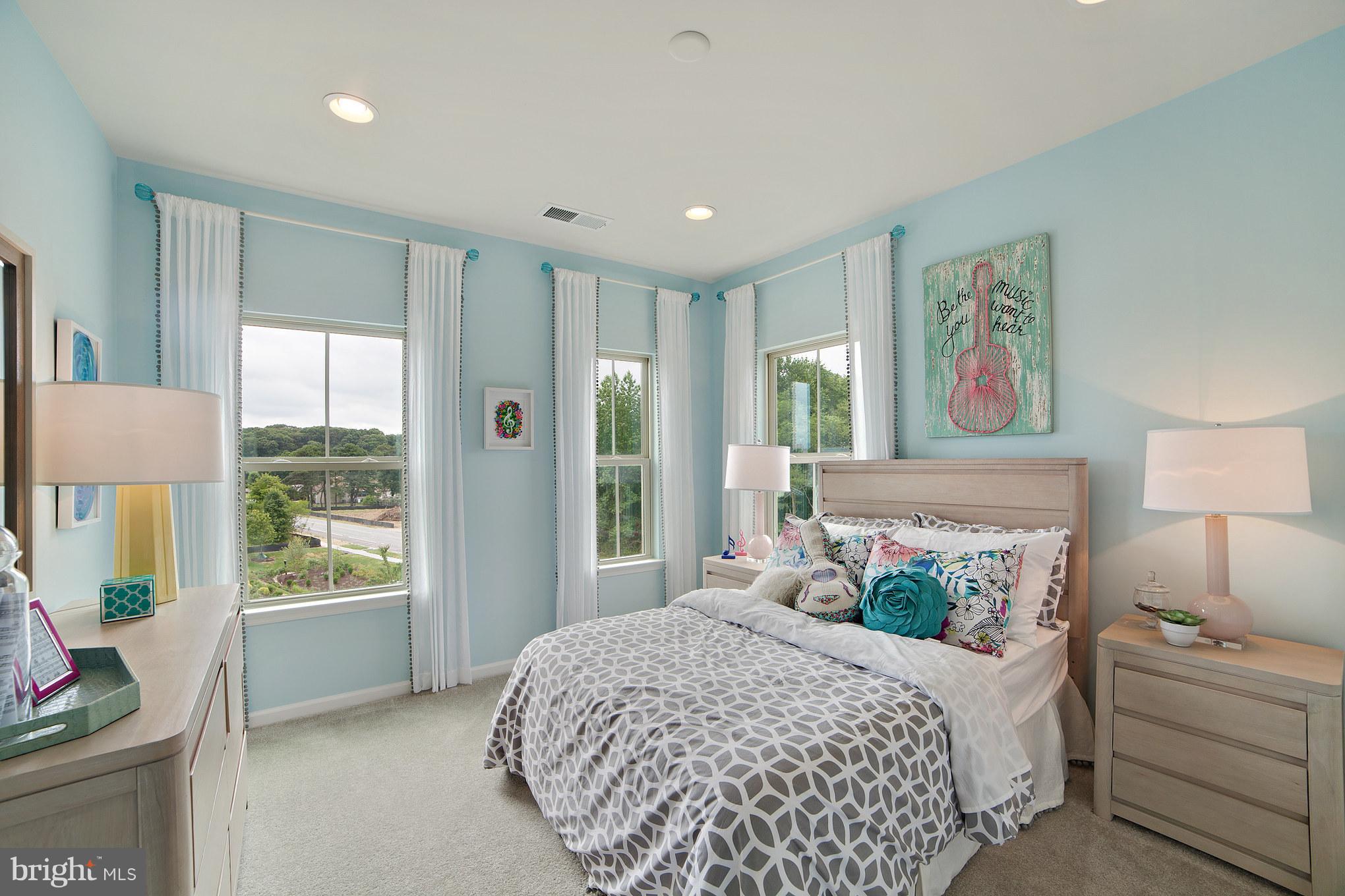 PONDVIEW - Residential