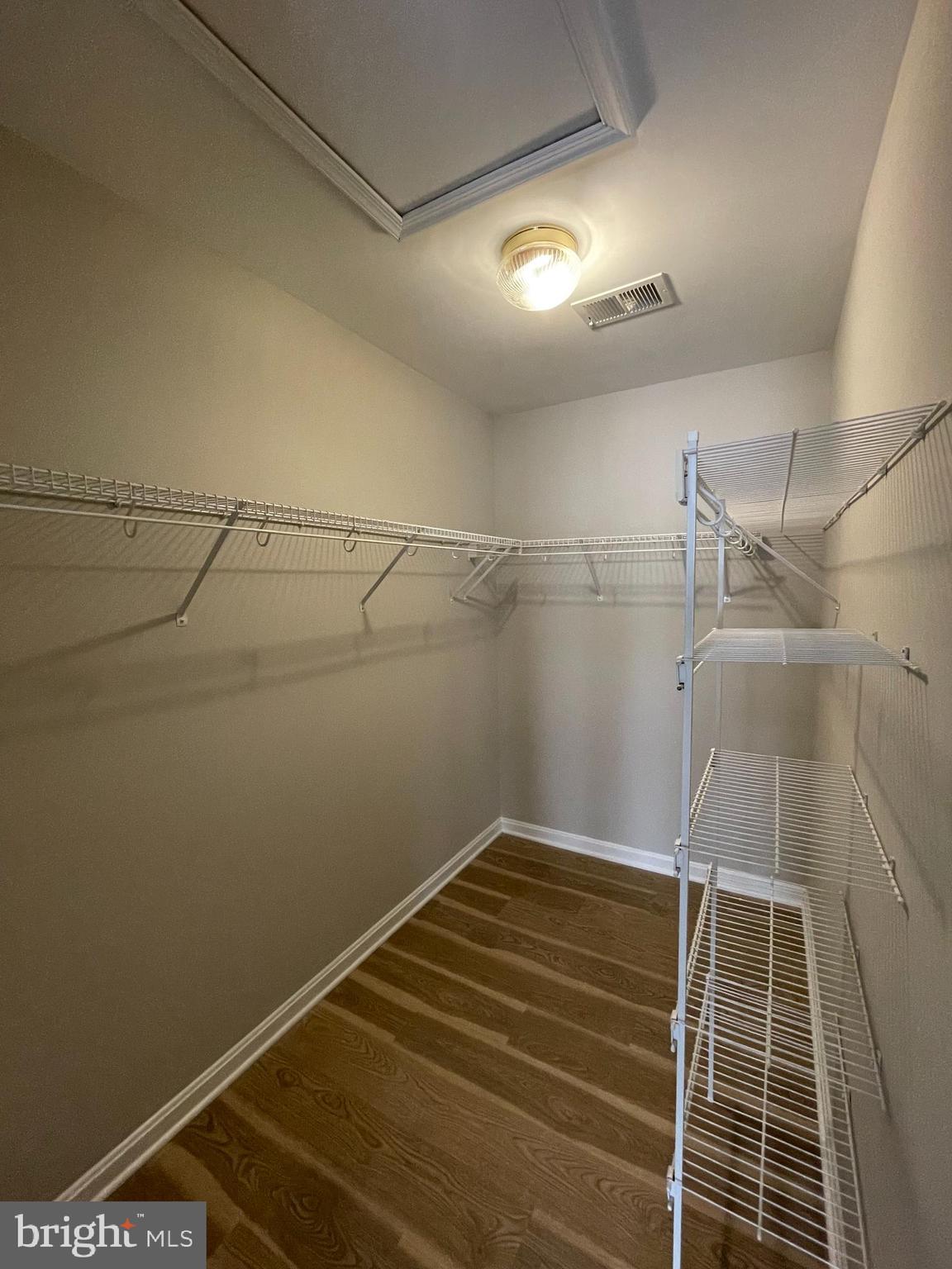 POTOMAC LAKES - Residential Lease