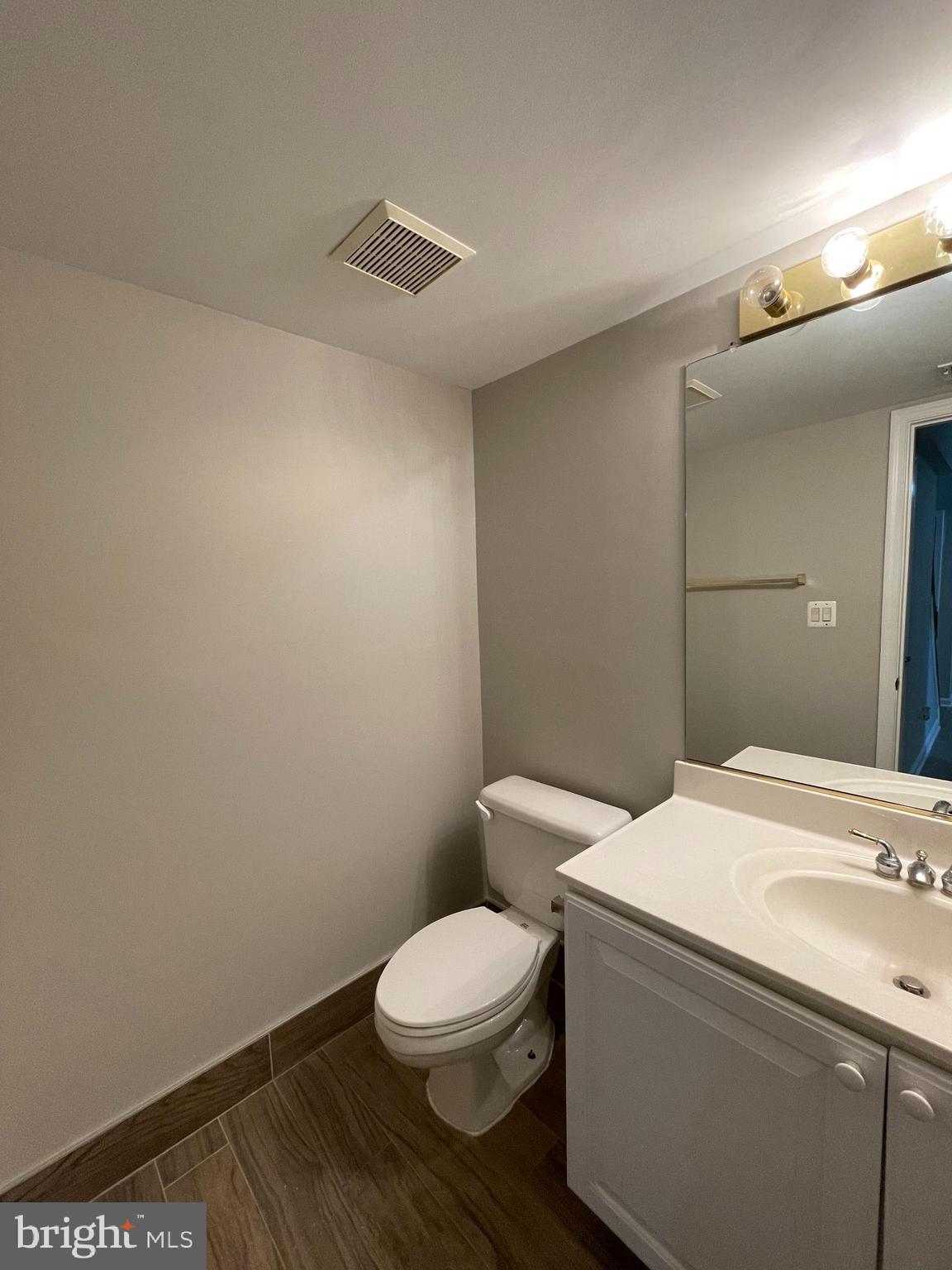 POTOMAC LAKES - Residential Lease