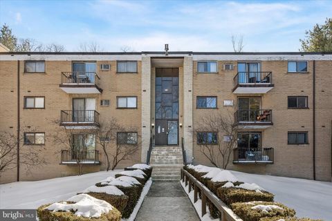 Photo of 400 Glendale Road #13, HAVERTOWN, PA 19083 (MLS # PADE2107388)