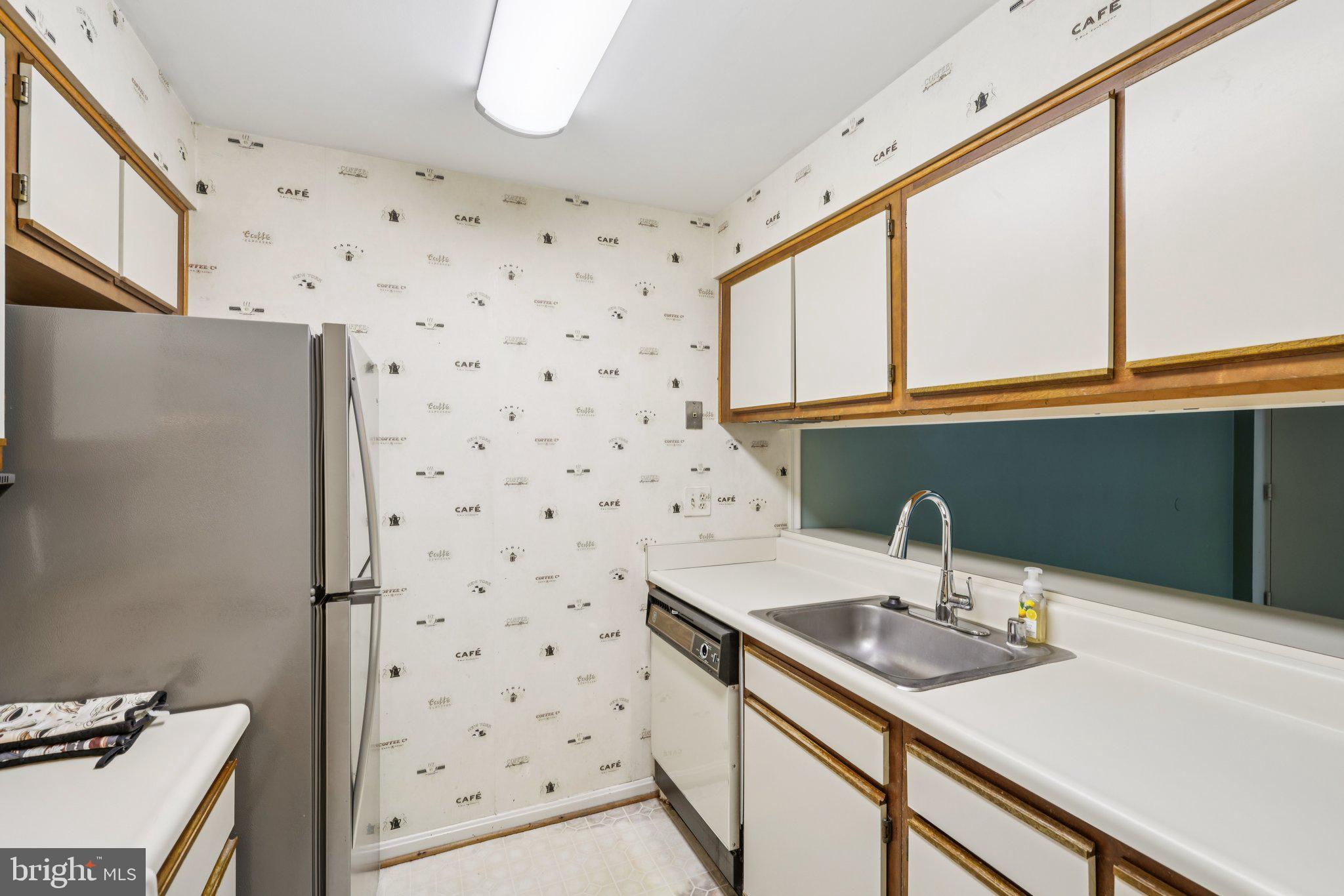 CASTLE HARBOUR CONDO - Residential