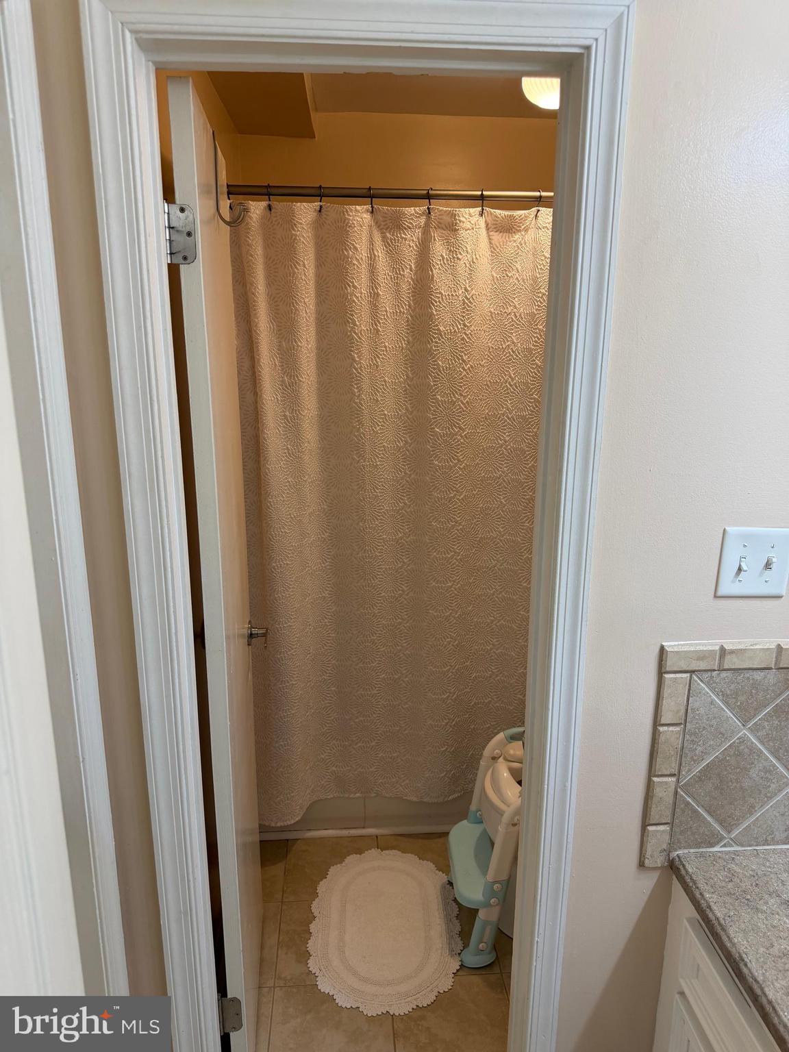 CROFTON MEWS CONDO - Residential