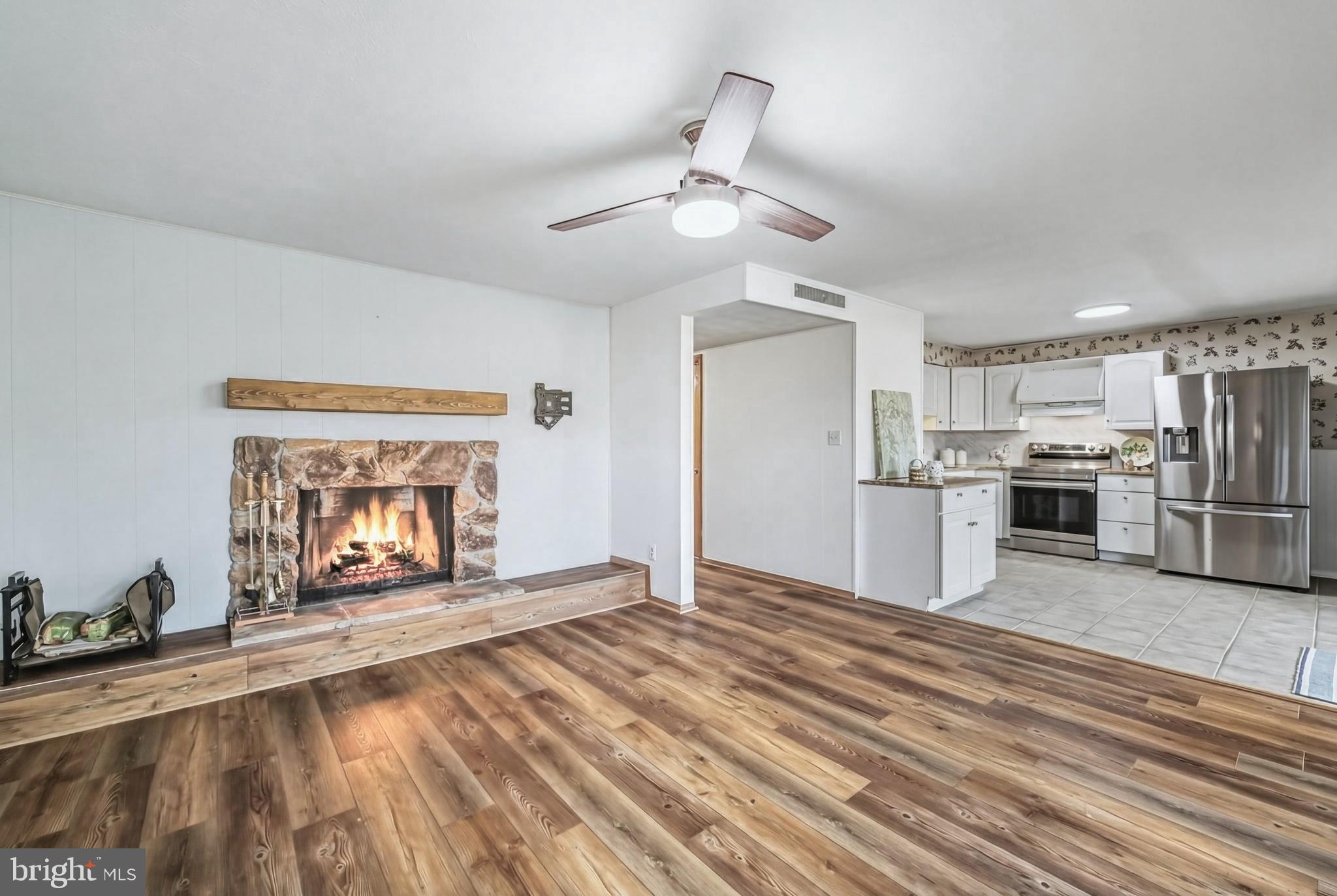 THE HILL CONDOS - Residential