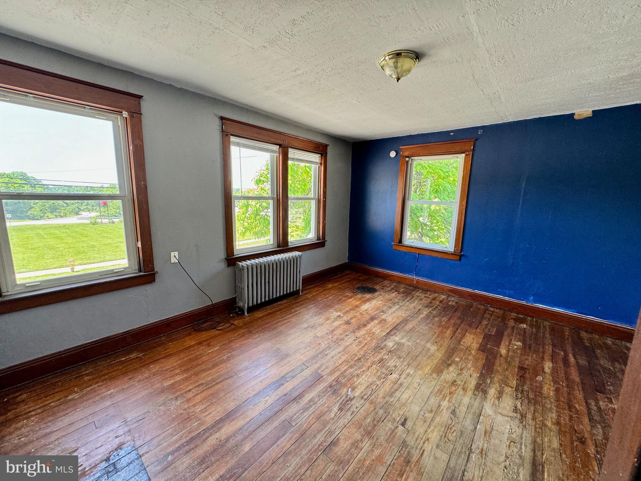 LOGANVILLE - Commercial Sale