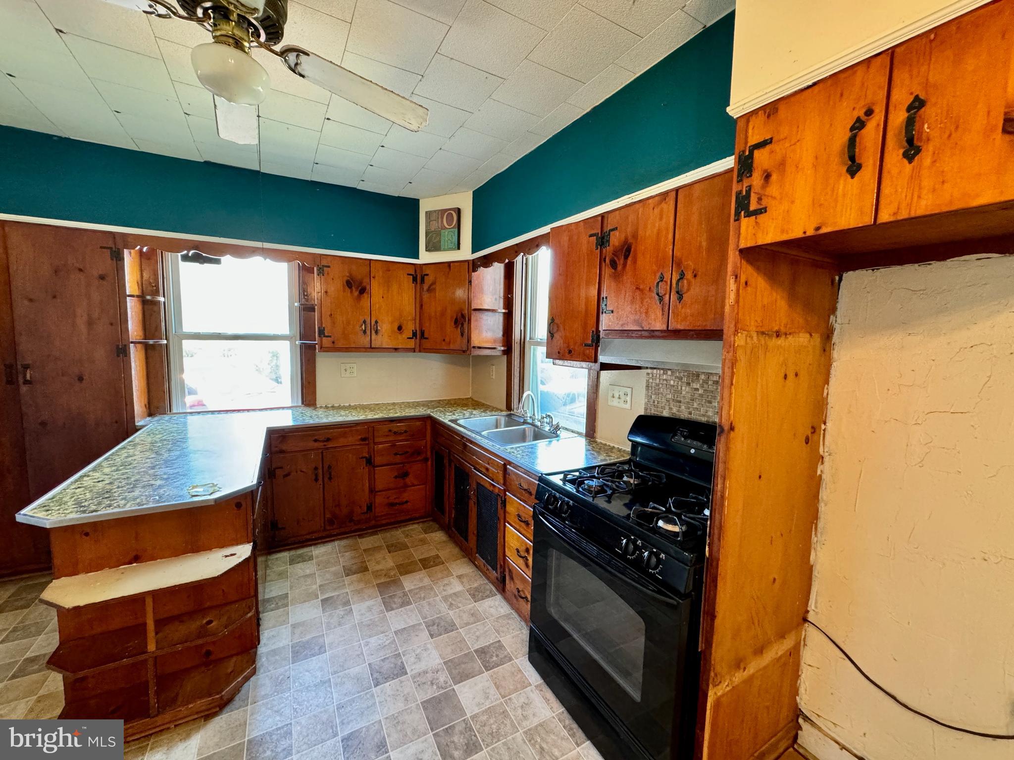 LOGANVILLE - Commercial Sale