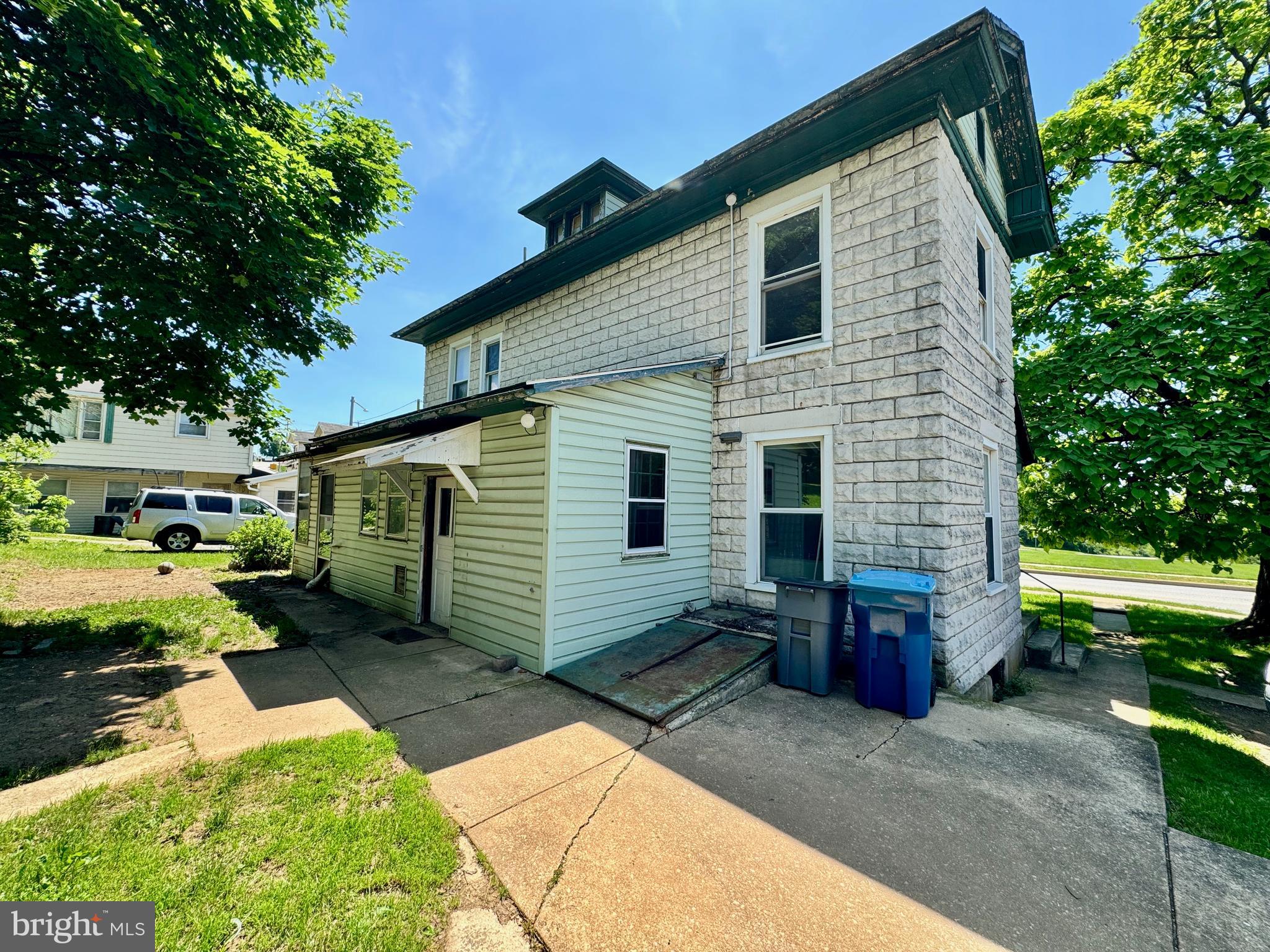 LOGANVILLE - Commercial Sale