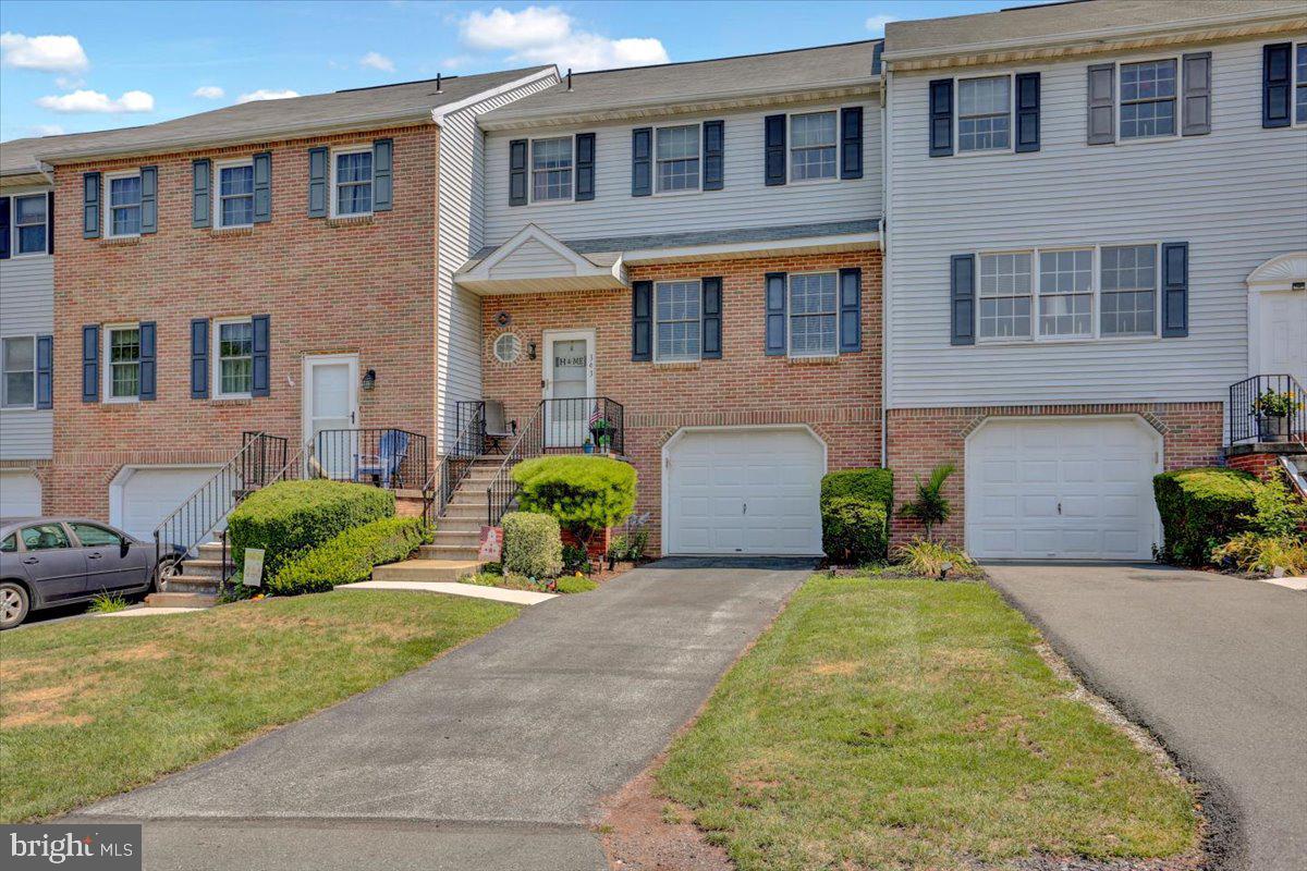 LAUREL SPRINGS - Residential