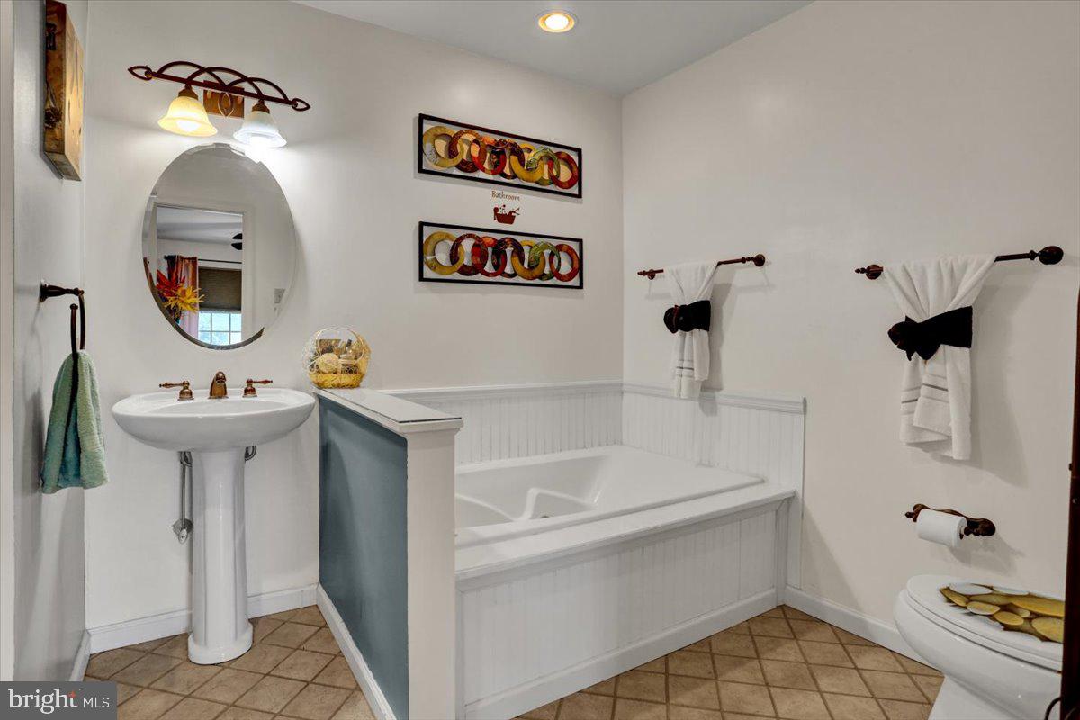 LAUREL SPRINGS - Residential