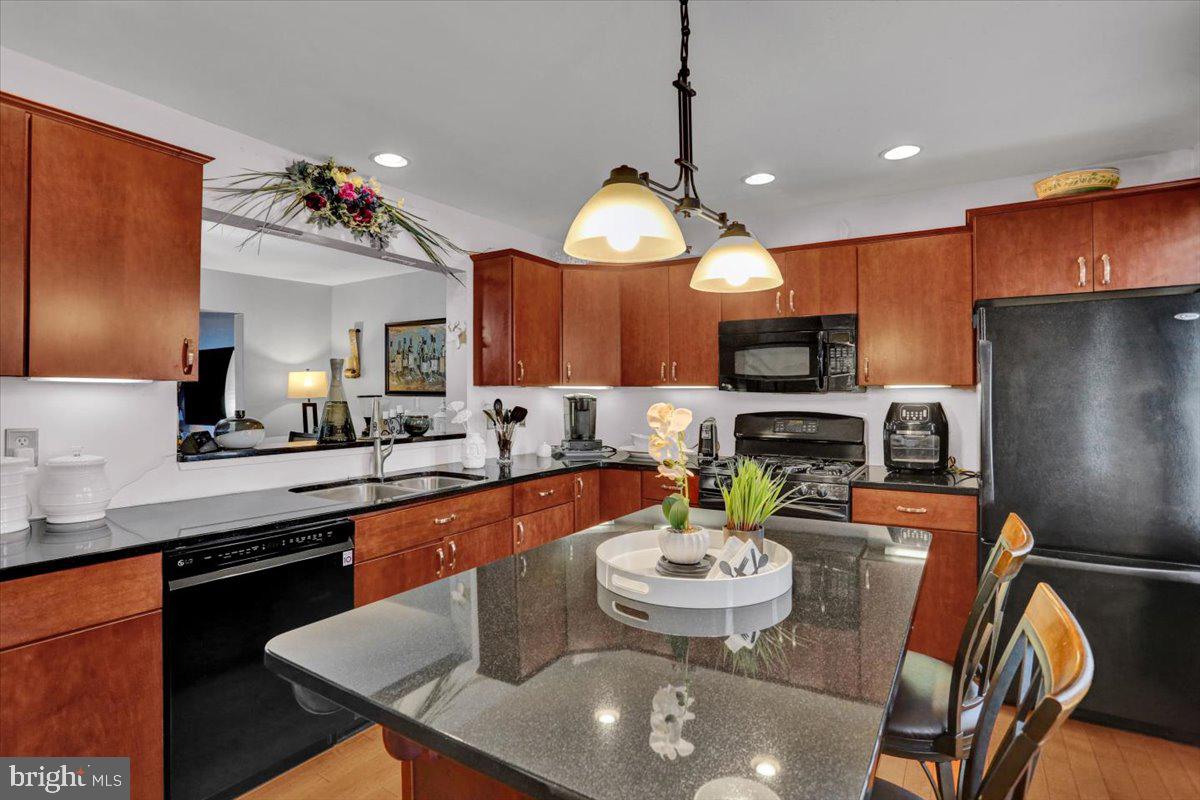 LAUREL SPRINGS - Residential