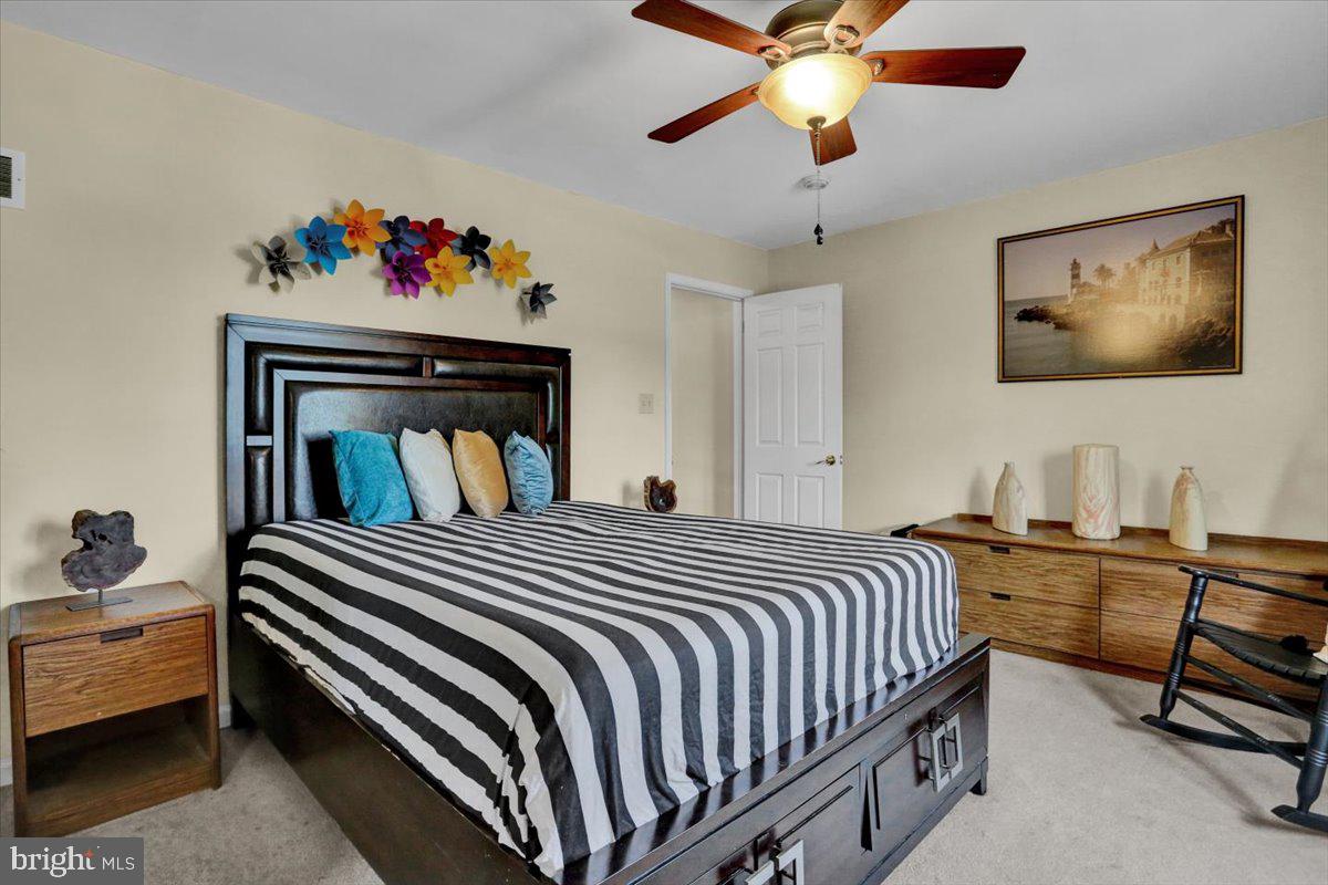 LAUREL SPRINGS - Residential