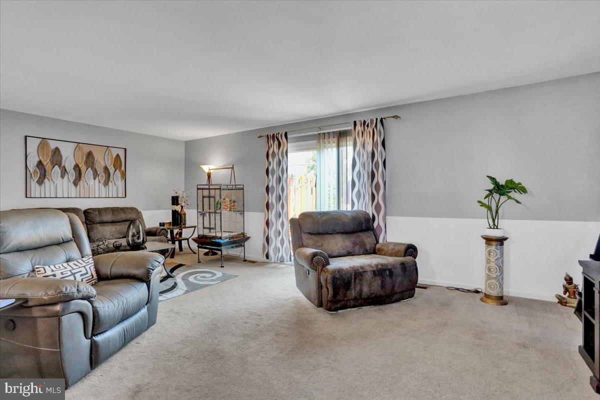 LAUREL SPRINGS - Residential