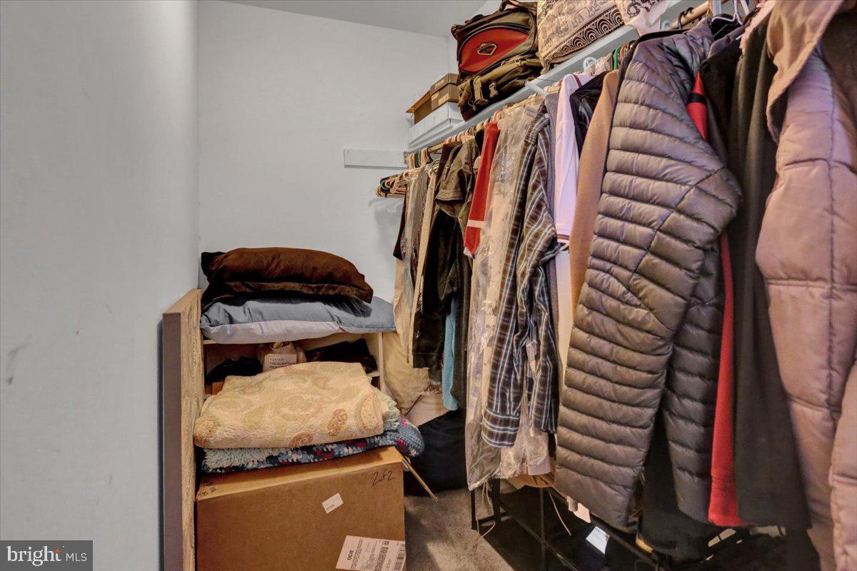 LAUREL SPRINGS - Residential