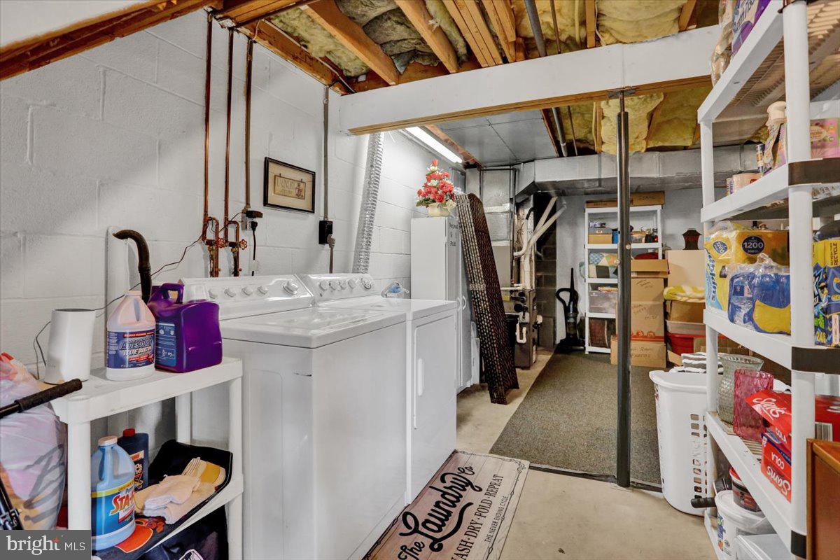 LAUREL SPRINGS - Residential