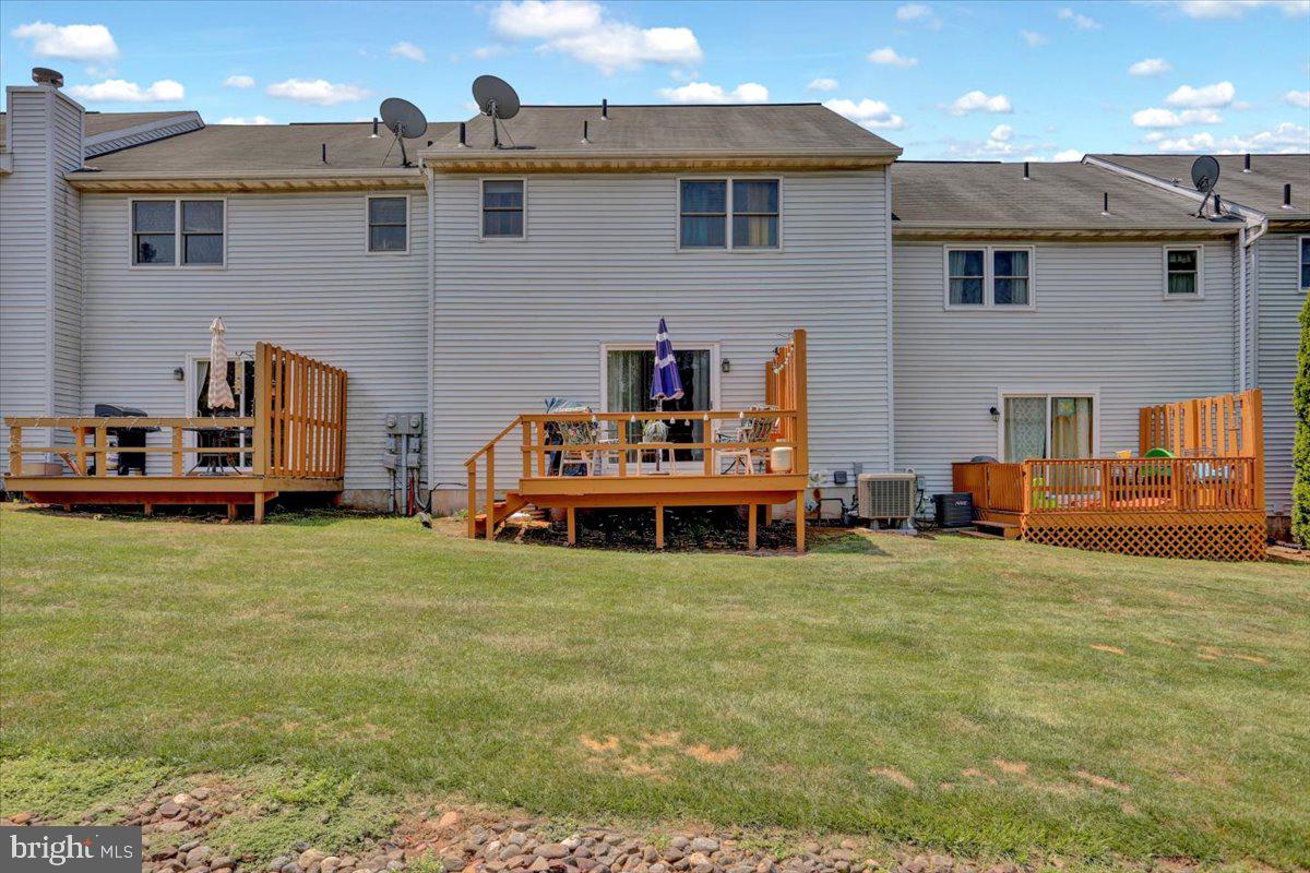 LAUREL SPRINGS - Residential