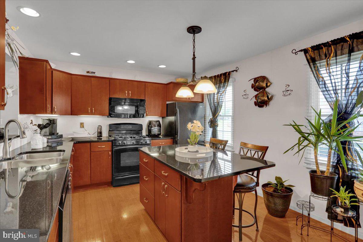 LAUREL SPRINGS - Residential