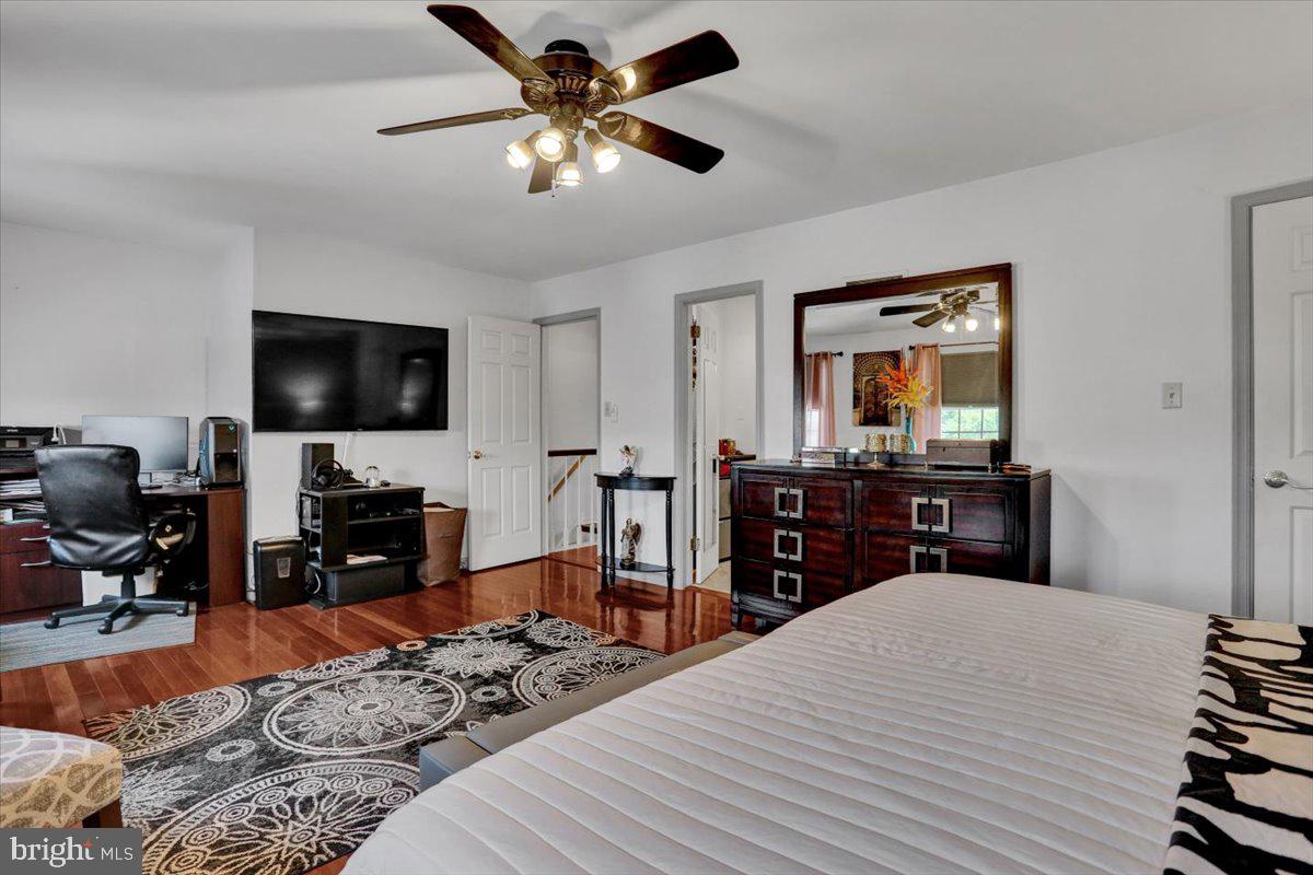 LAUREL SPRINGS - Residential