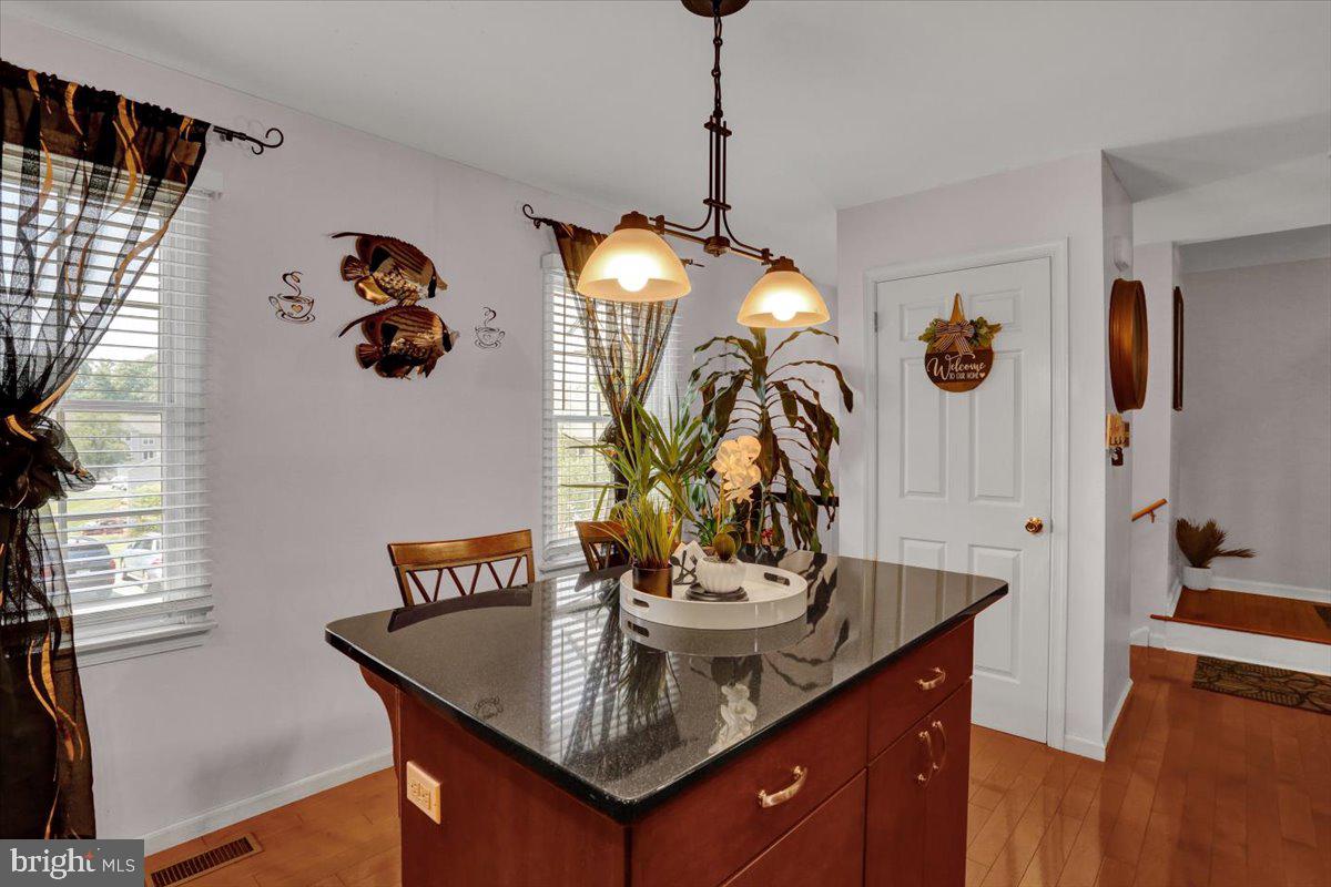 LAUREL SPRINGS - Residential