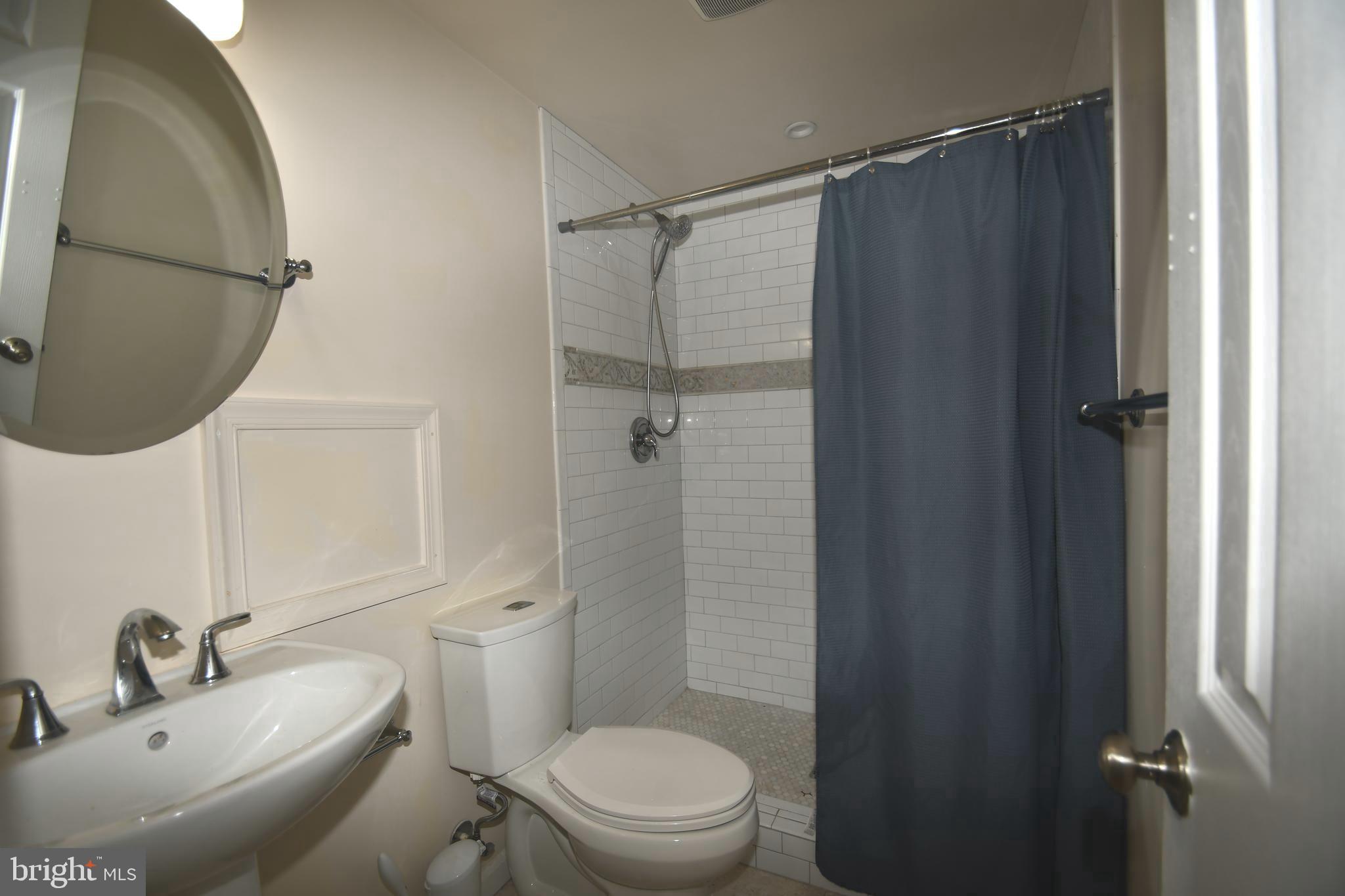 KINGSTOWNE - Residential Lease