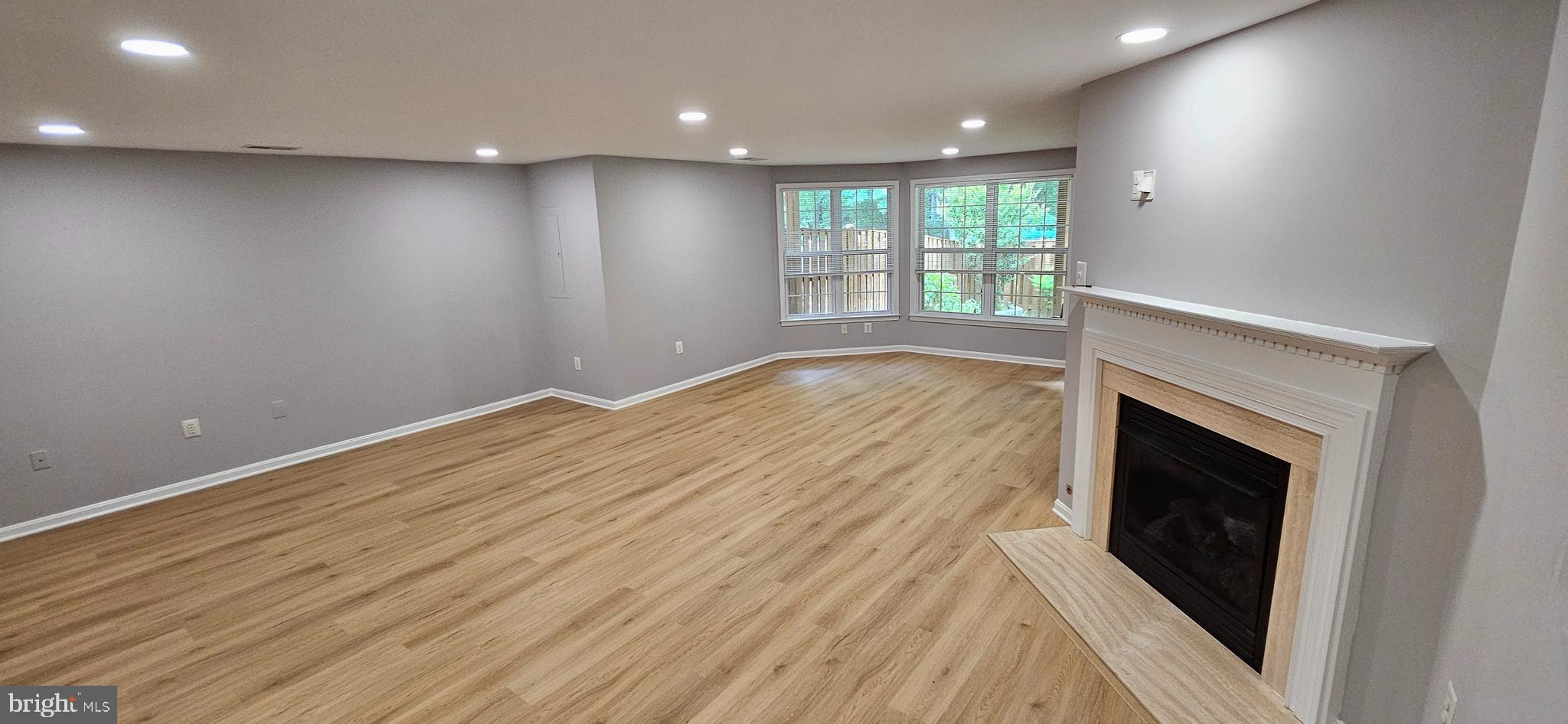 KINGSTOWNE - Residential Lease