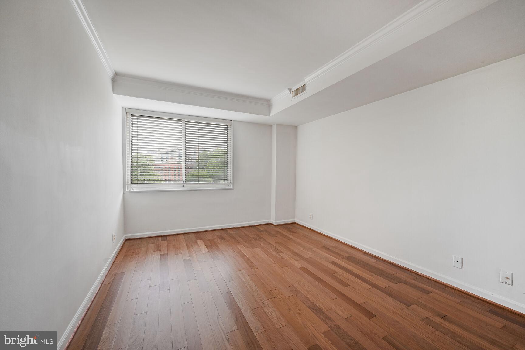 WHITEHALL - Residential