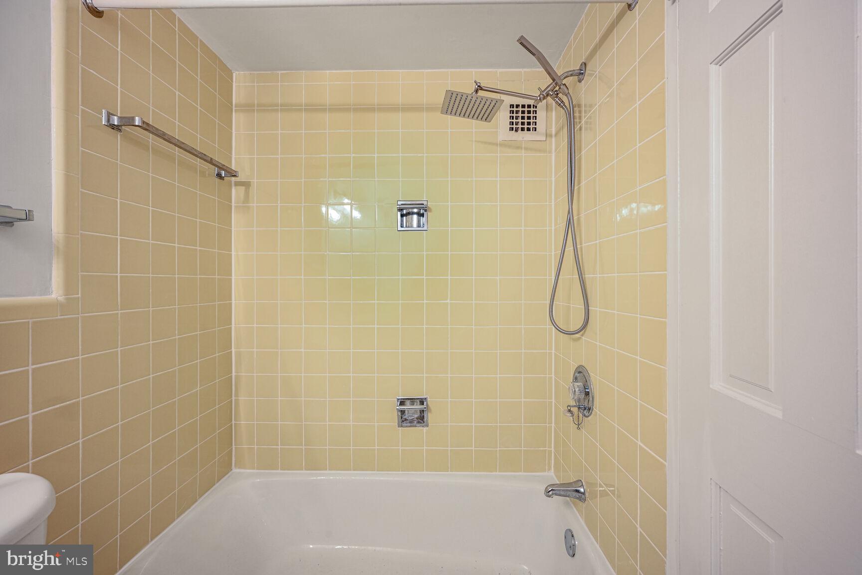 WHITEHALL - Residential