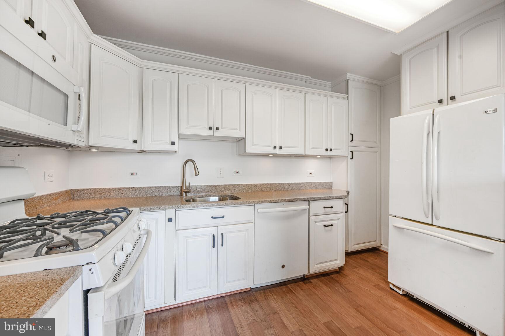 WHITEHALL - Residential