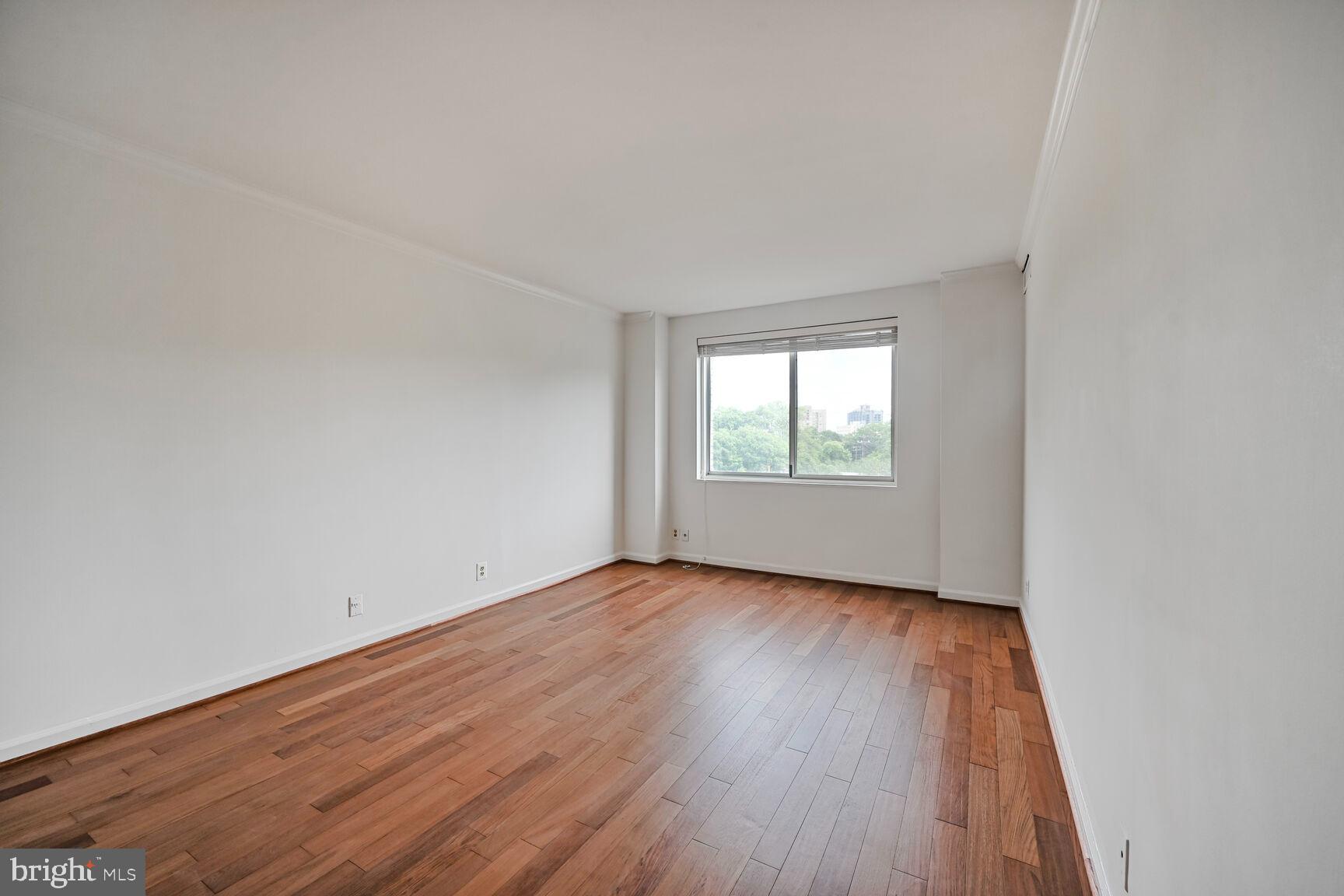 WHITEHALL - Residential