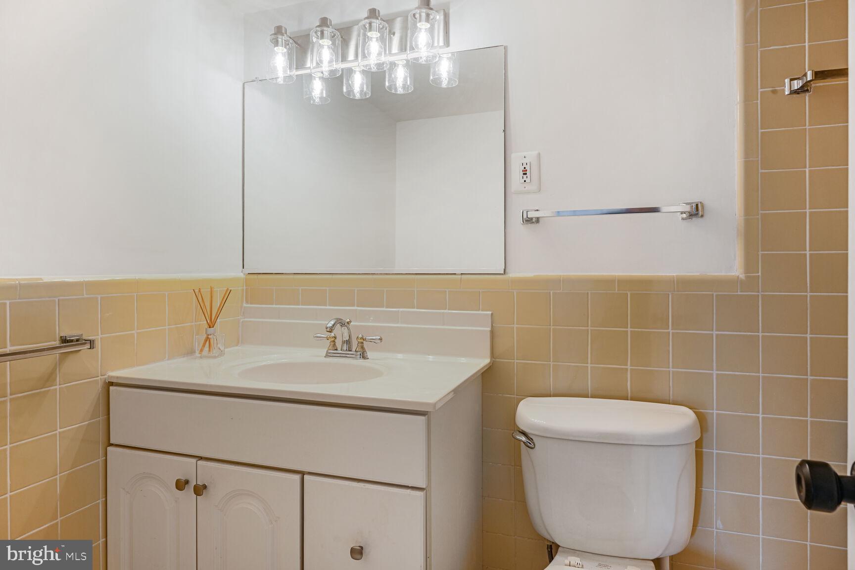 WHITEHALL - Residential