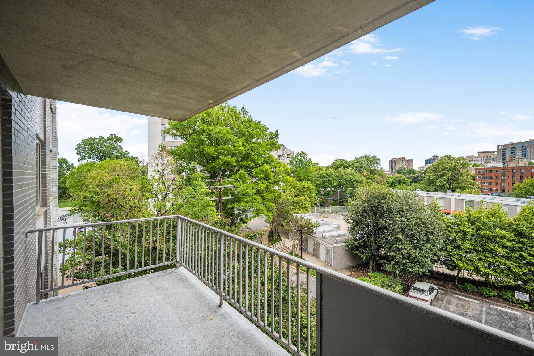 WHITEHALL - Residential