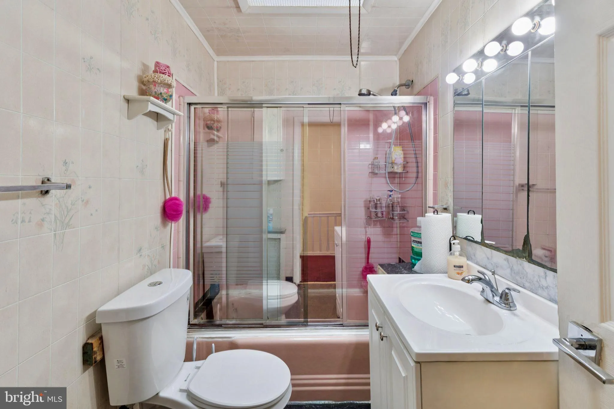 Philadelphia, Pennsylvania 19143, United States, 3 Bedrooms Bedrooms, ,2 BathroomsBathrooms,Residential,Active,246003