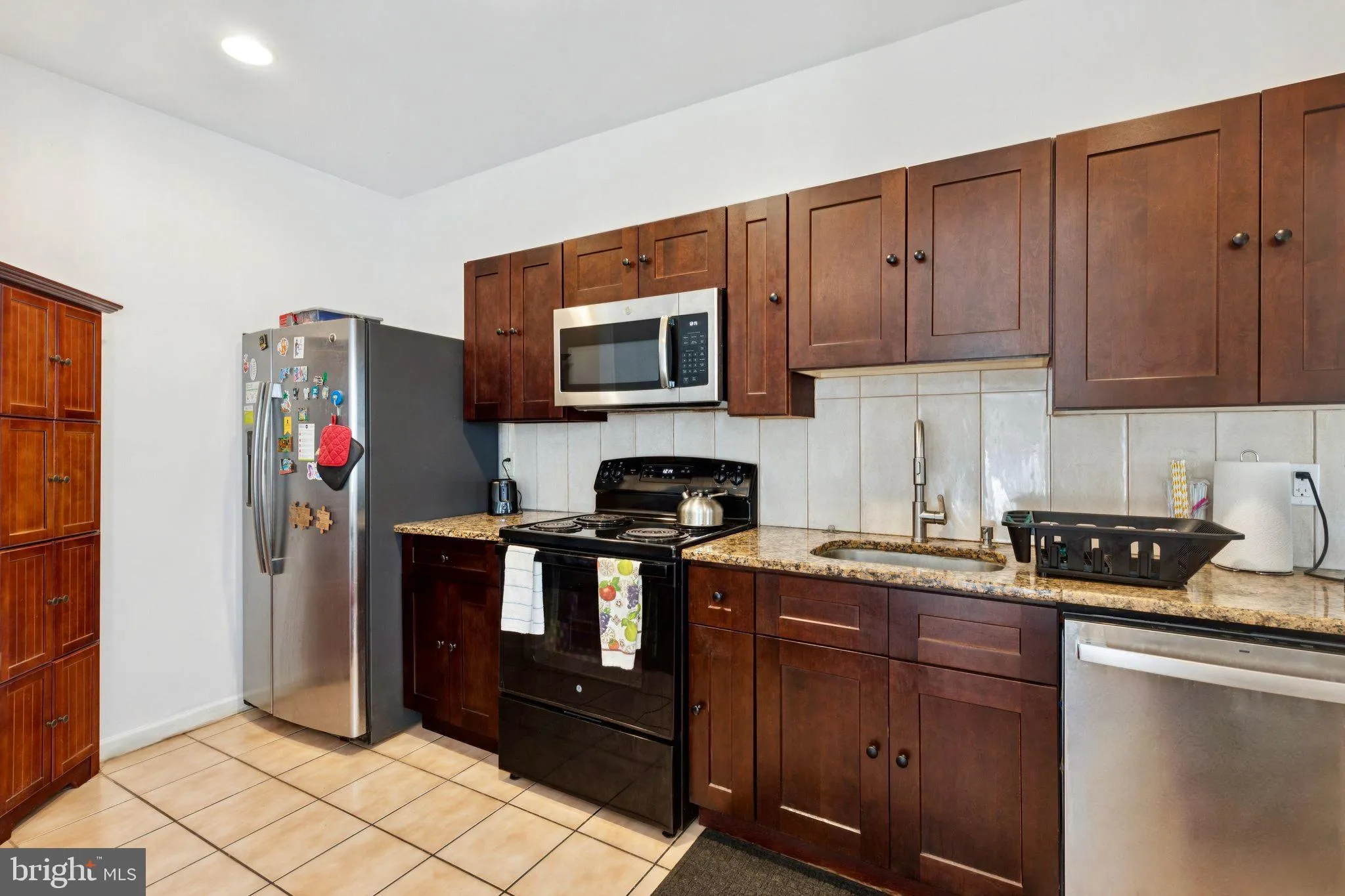 Philadelphia, Pennsylvania 19143, United States, 3 Bedrooms Bedrooms, ,2 BathroomsBathrooms,Residential,Active,246003