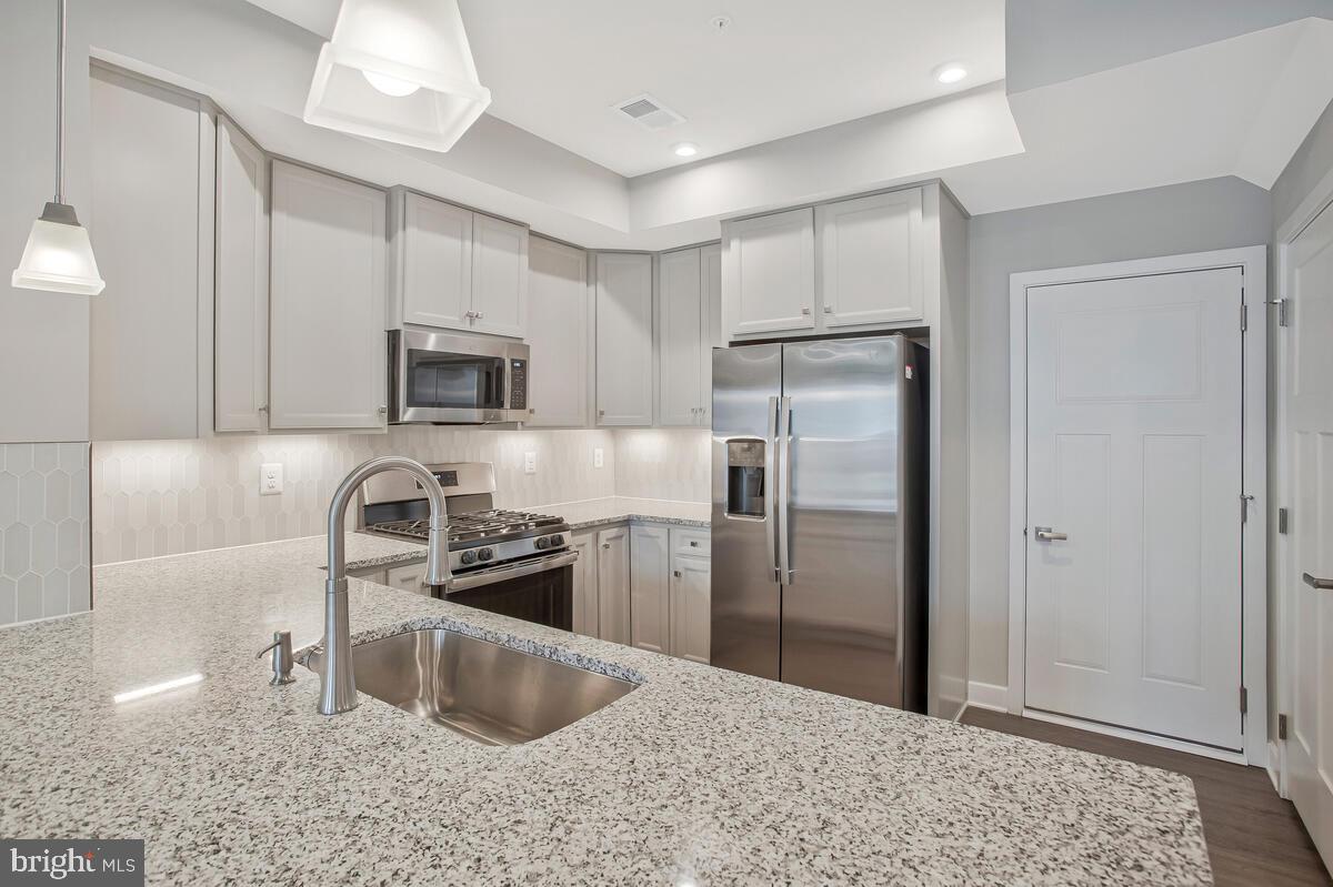 SOUTHLAKE - Residential Lease