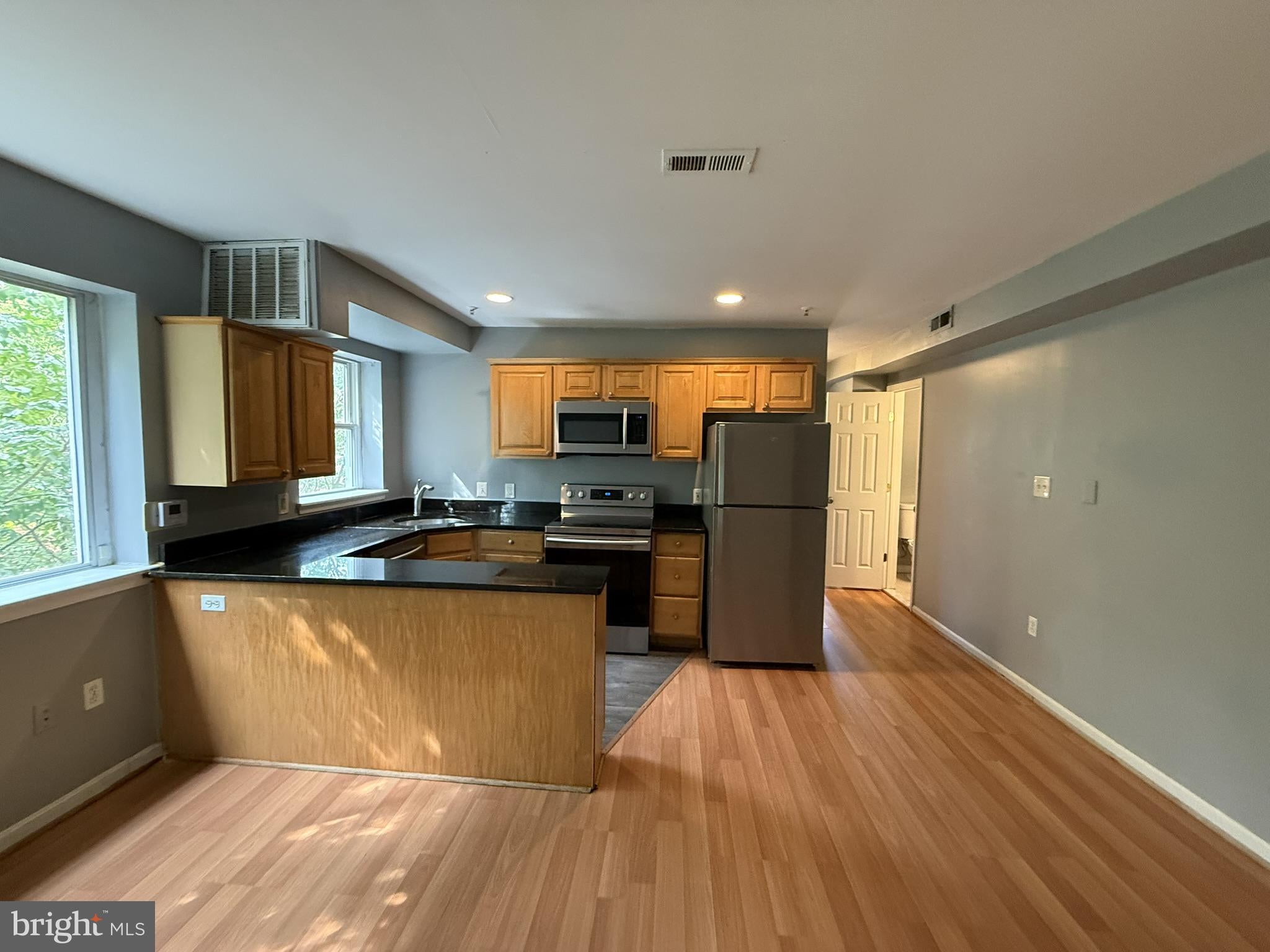 1310 CONGRESS STREET SE 302