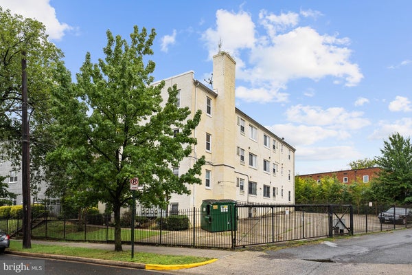 1310 CONGRESS ST SE APT 302, WASHINGTON, DC 20032 - Image effd620554eff7718d603761ab43eef5/2938357635