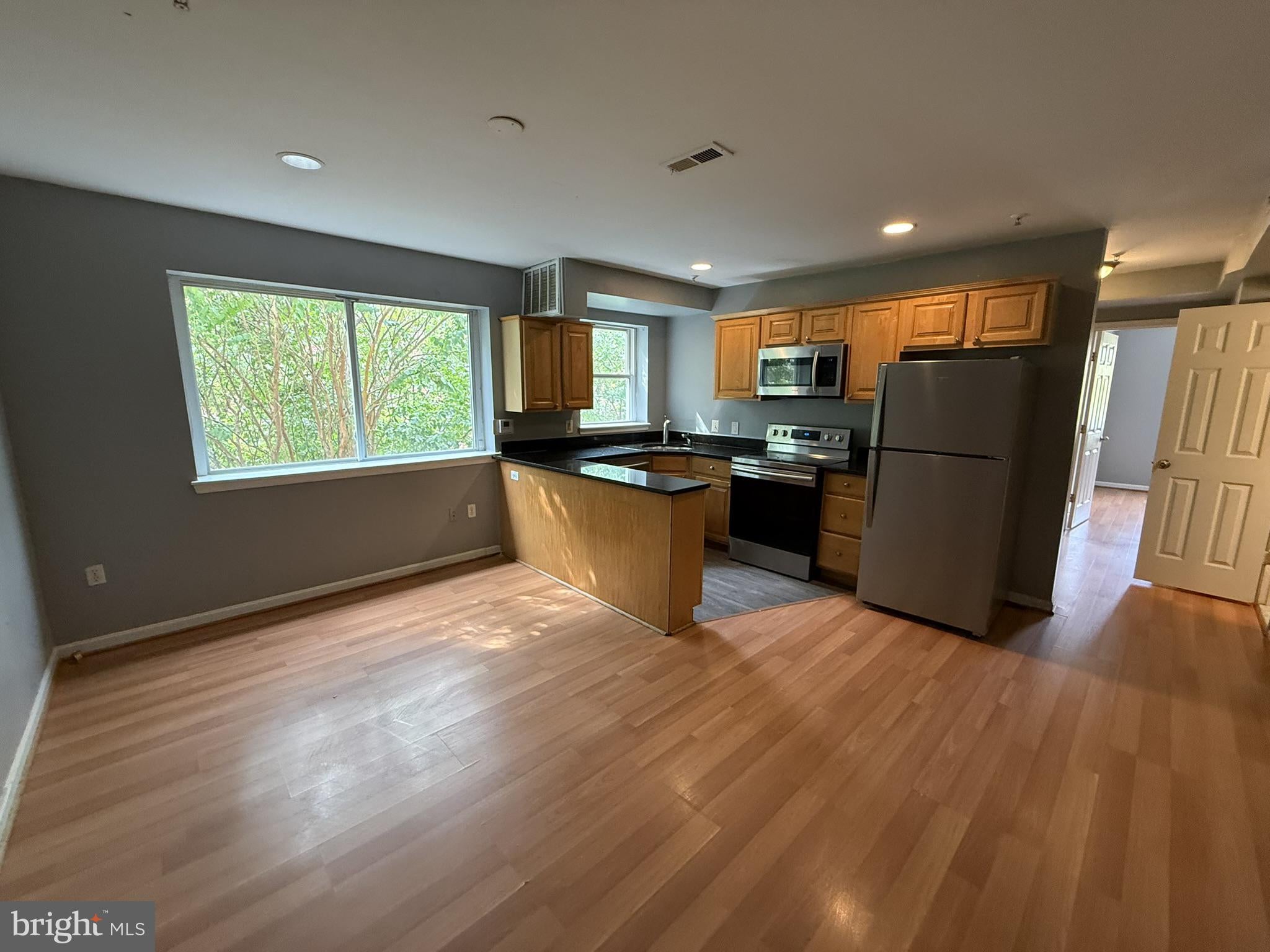 1310 CONGRESS STREET SE 302