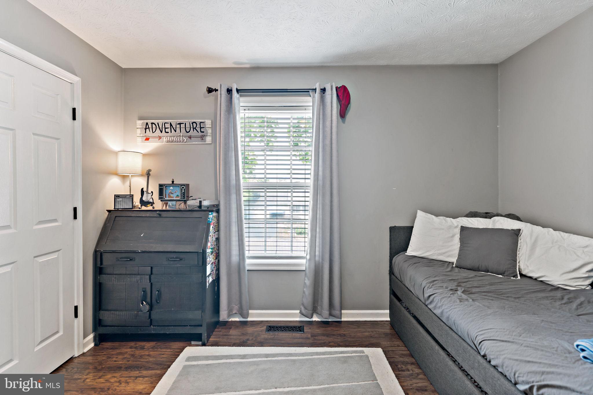 SHAFFER HILLS - Residential