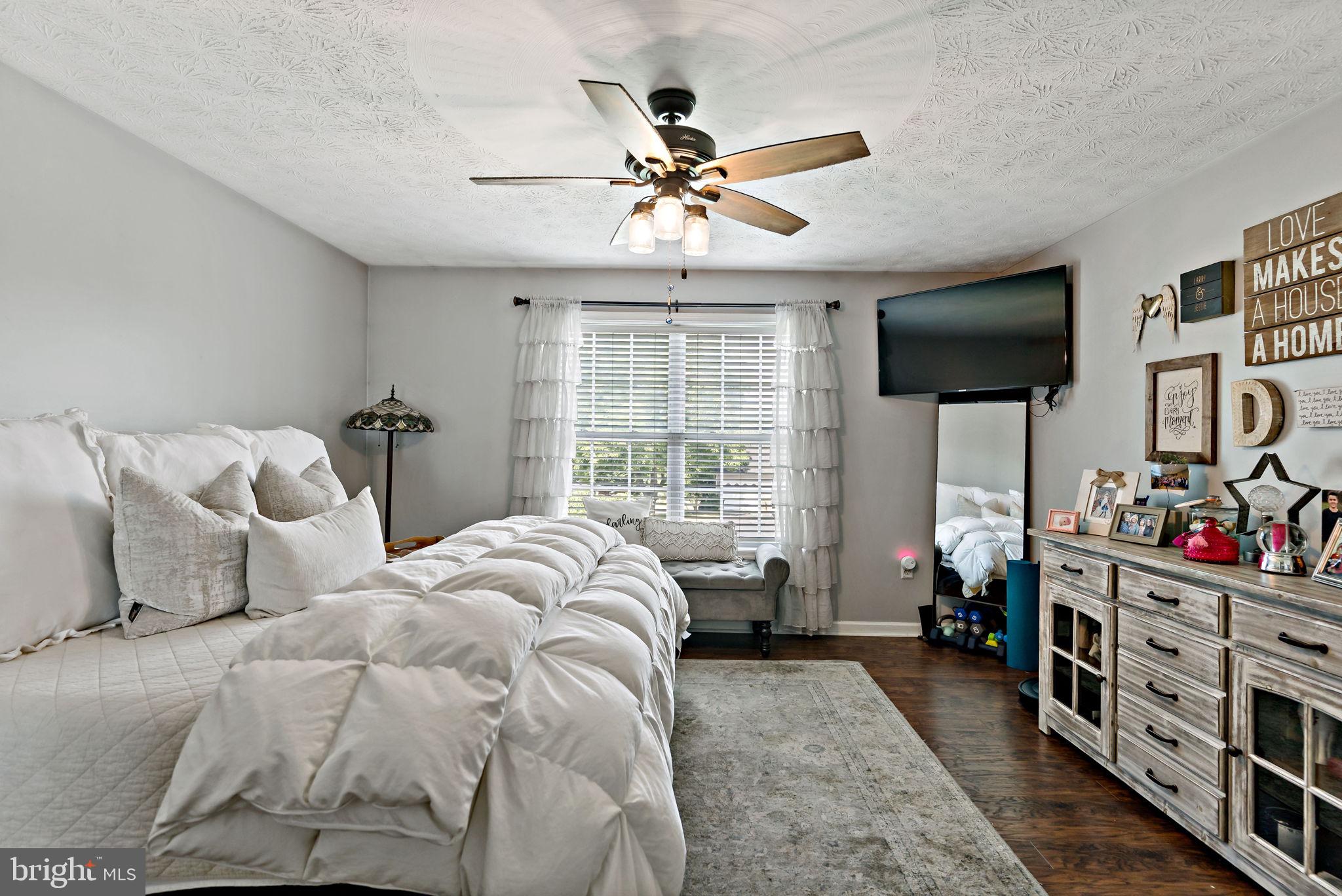 SHAFFER HILLS - Residential