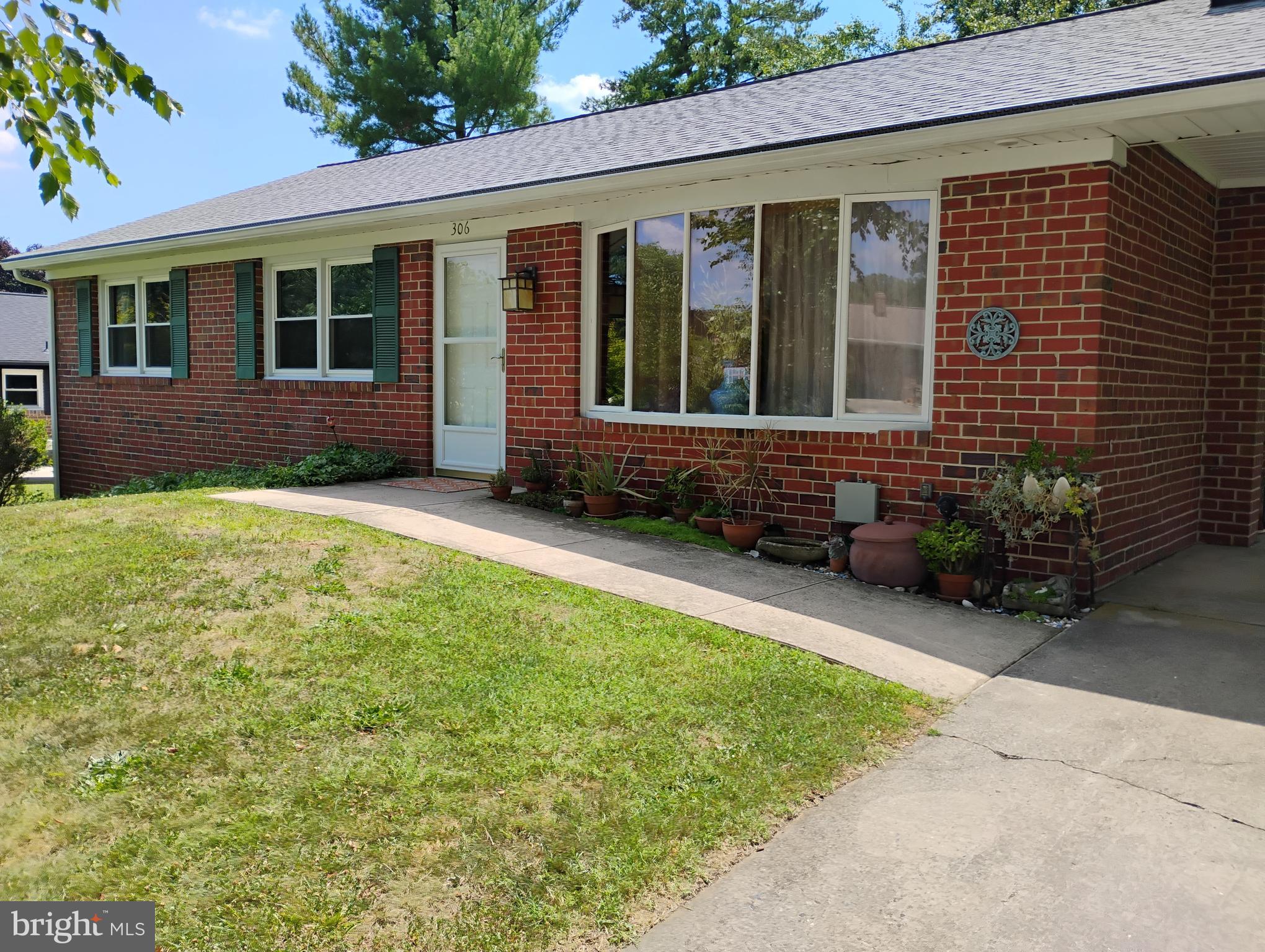 306 MAUSER DRIVE