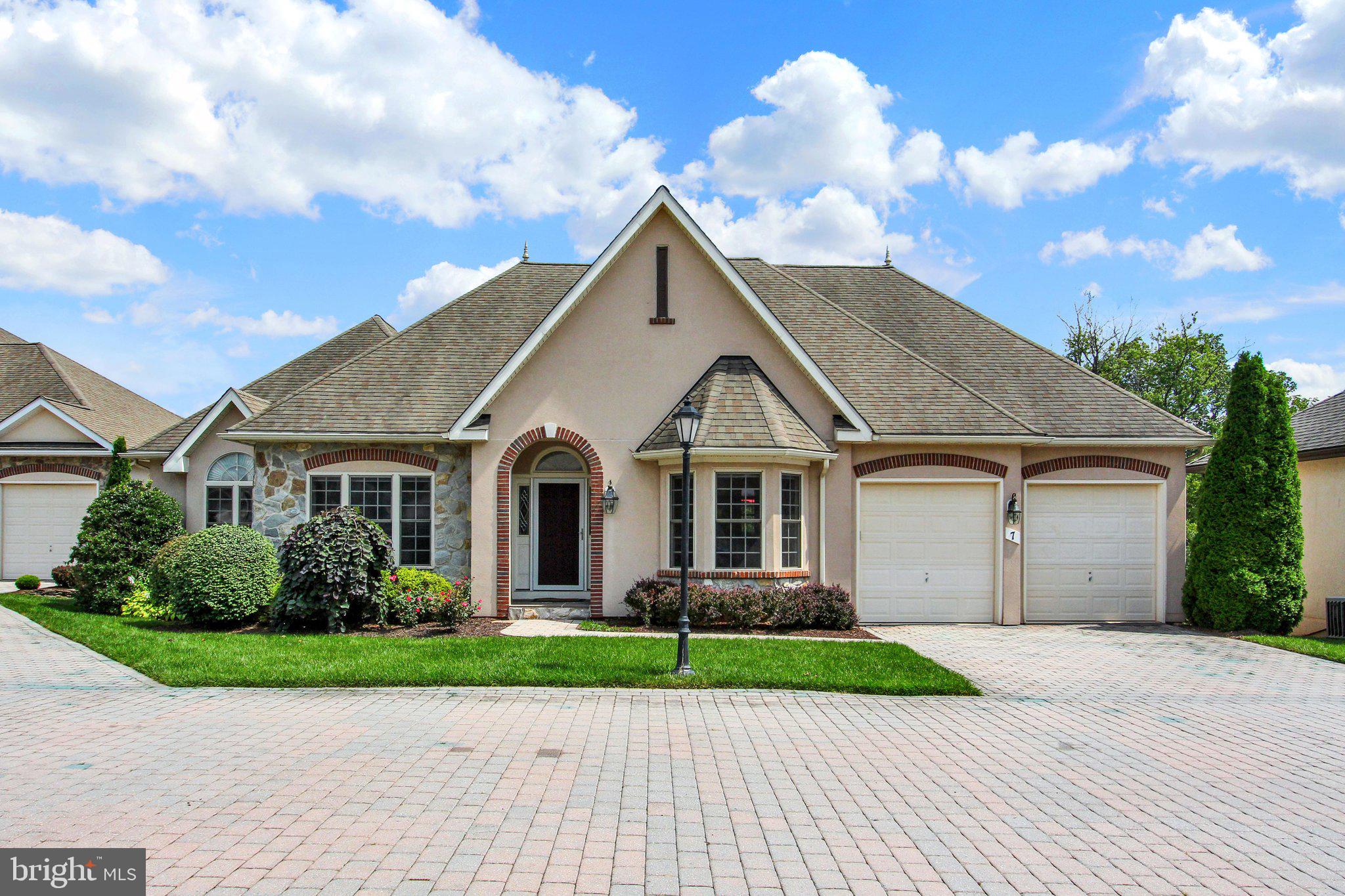 7 LAUREL HILL COURT