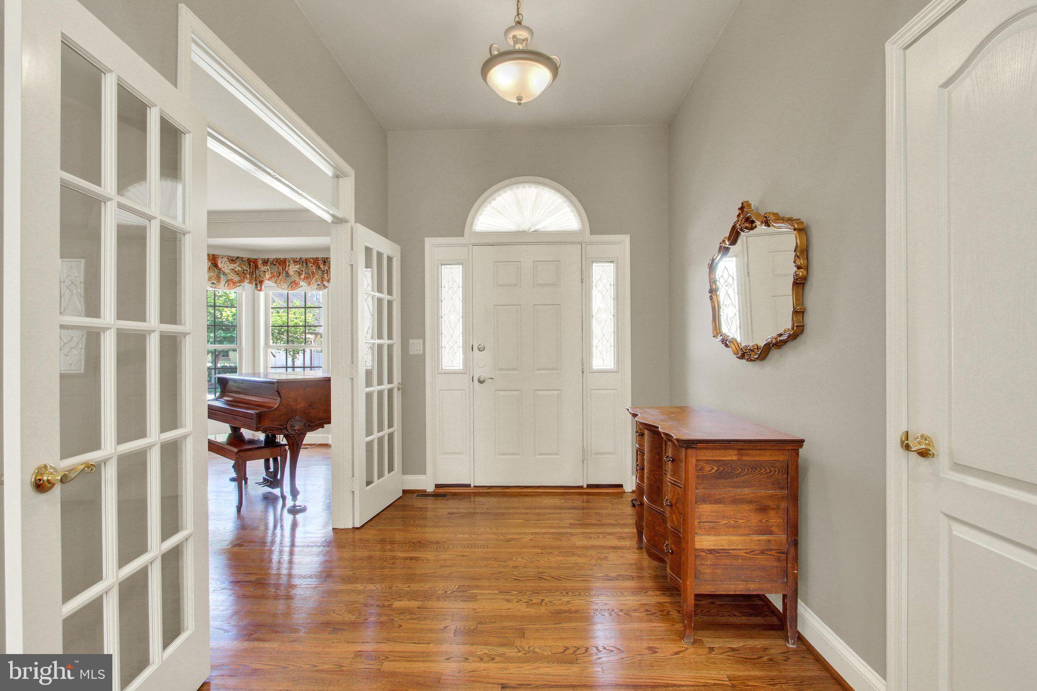 7 LAUREL HILL COURT