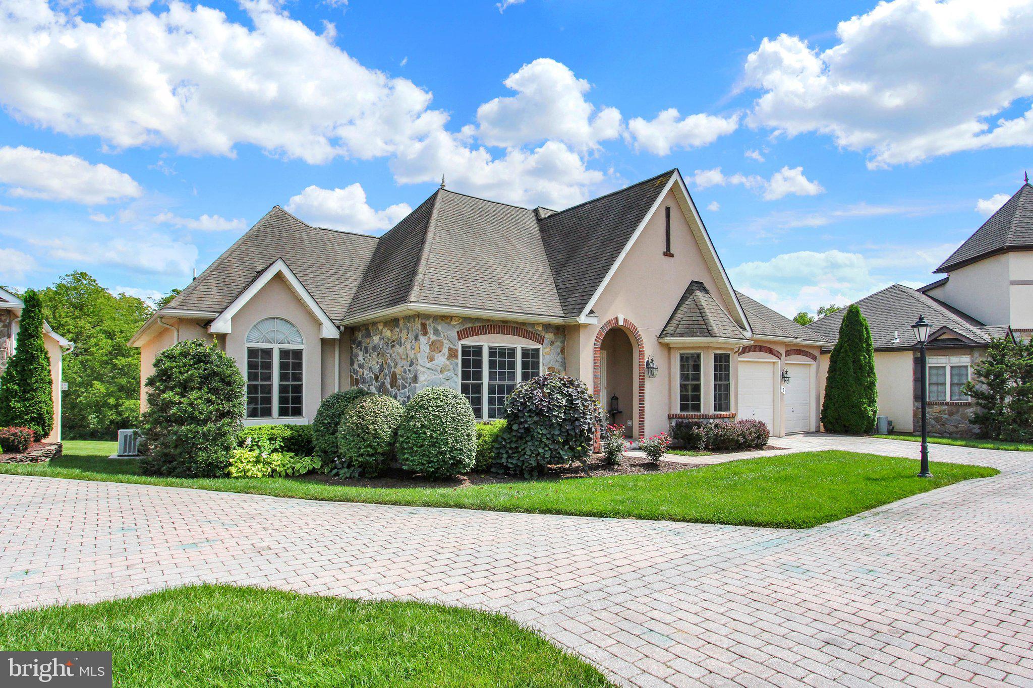 7 LAUREL HILL COURT