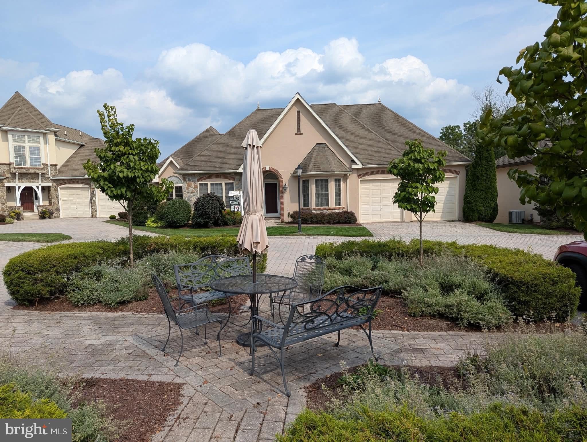 7 LAUREL HILL COURT