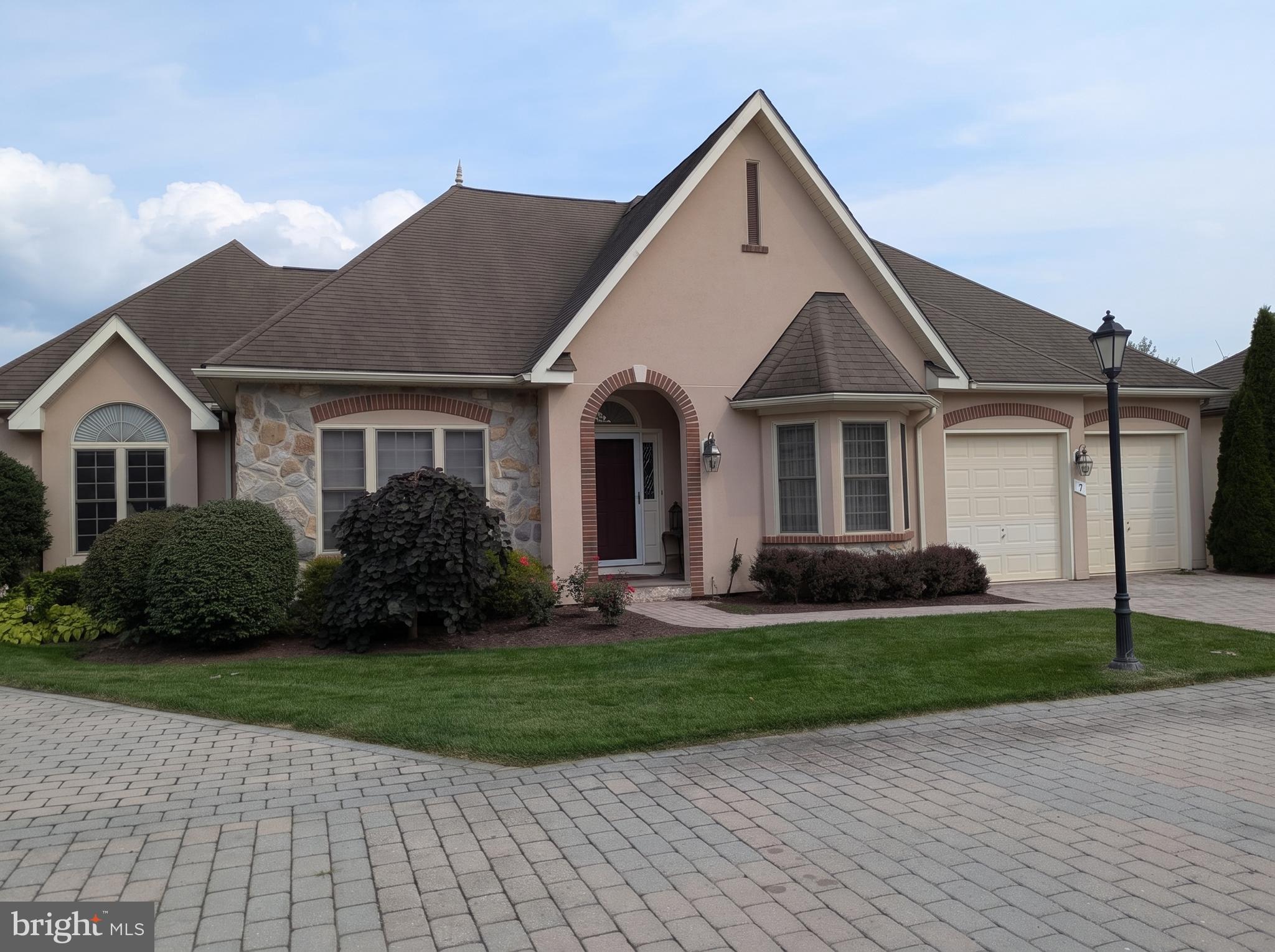 7 LAUREL HILL COURT