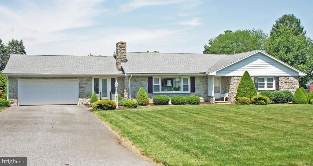 Photo of 5 Birch Drive, Willow Street, PA 17584 (MLS # PALA2052826)