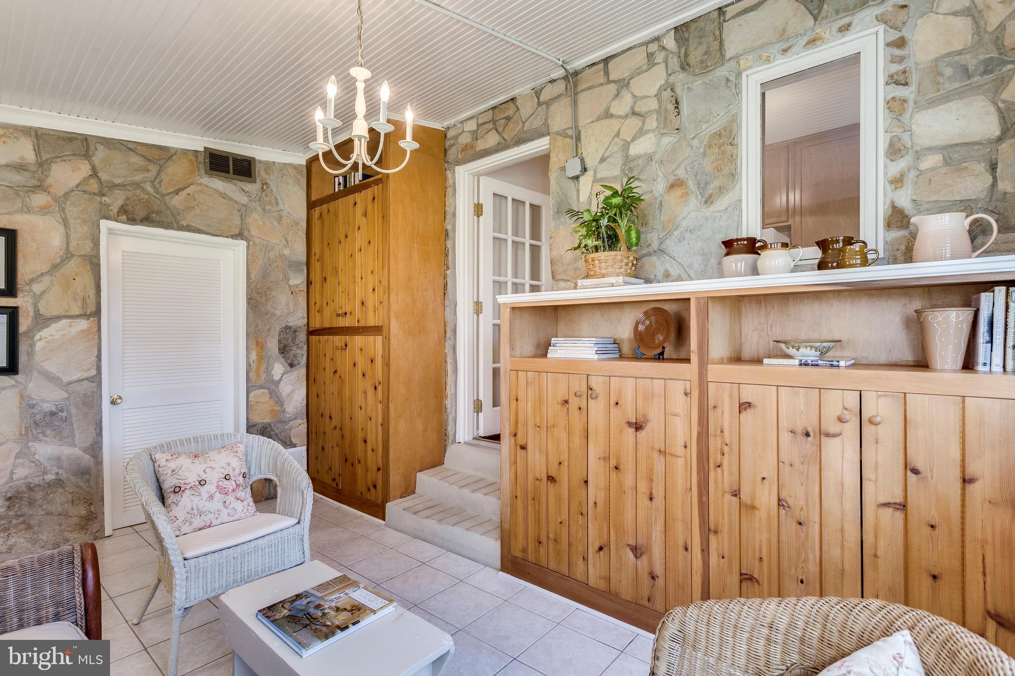 NEW ALEXANDRIA - Residential